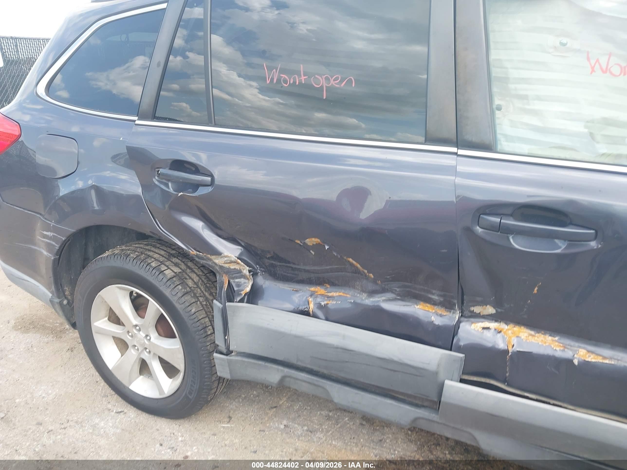 SUBARU OUTBACK image 6