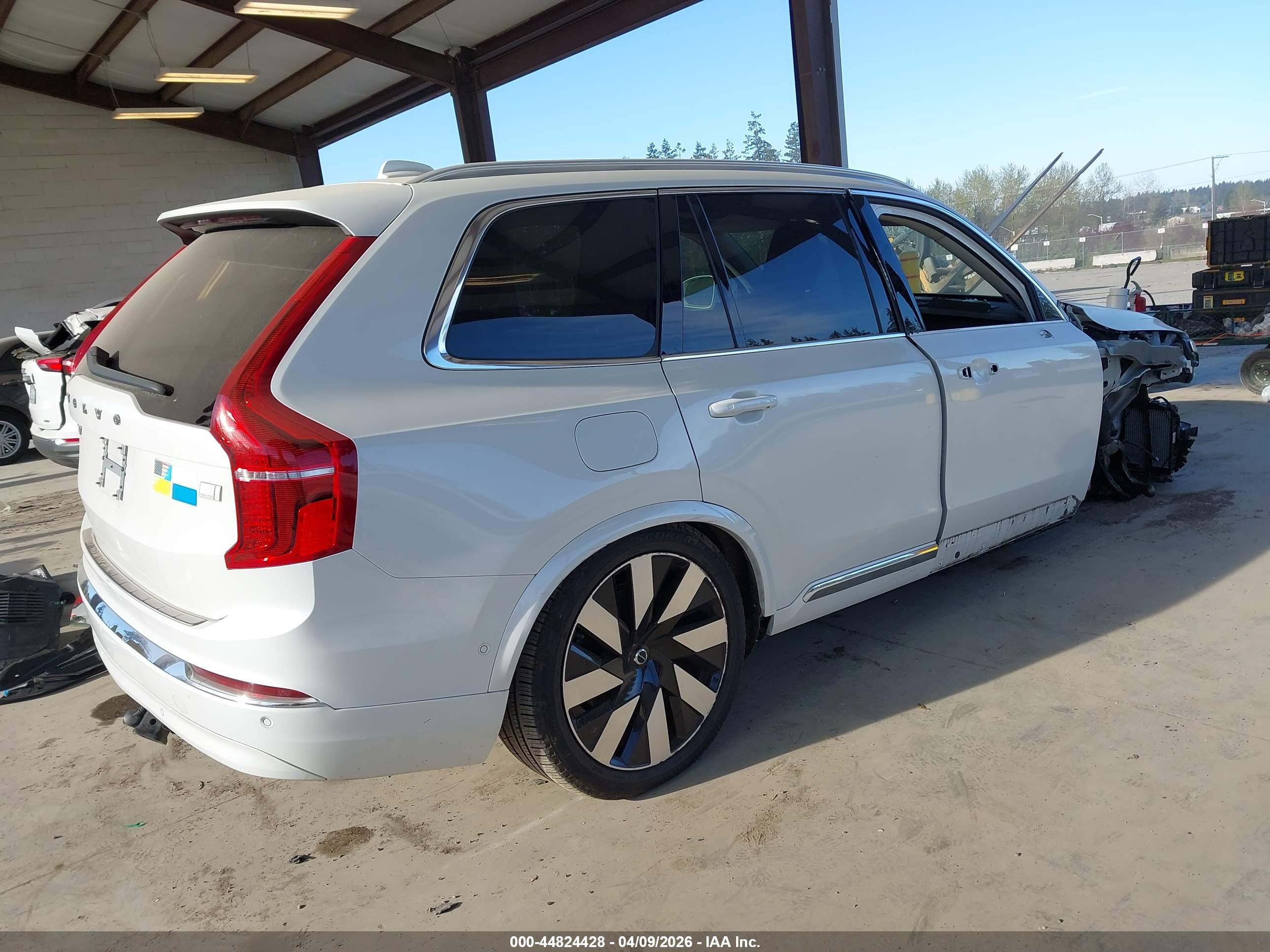 VOLVO XC90 image 4