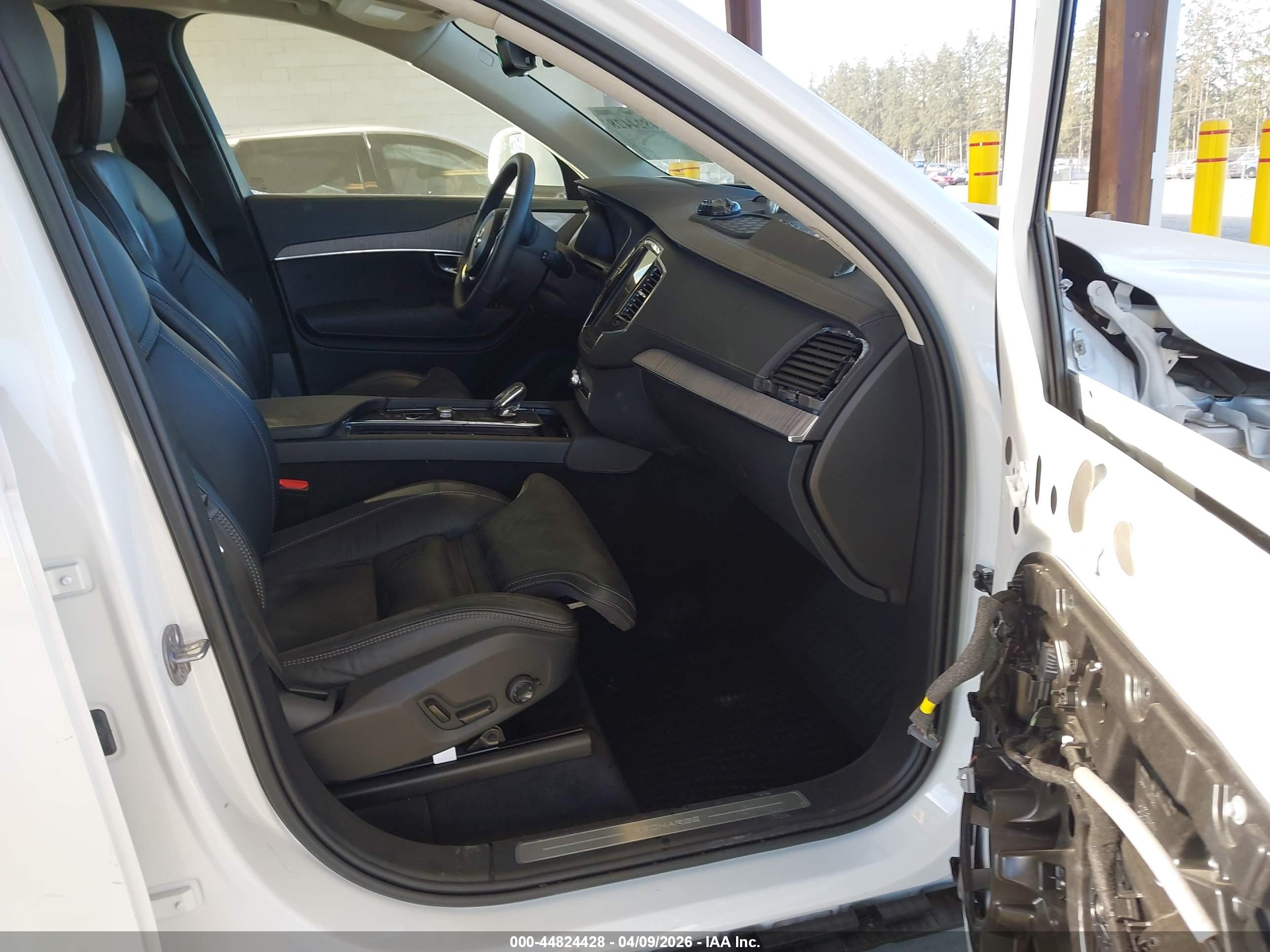 VOLVO XC90 image 5