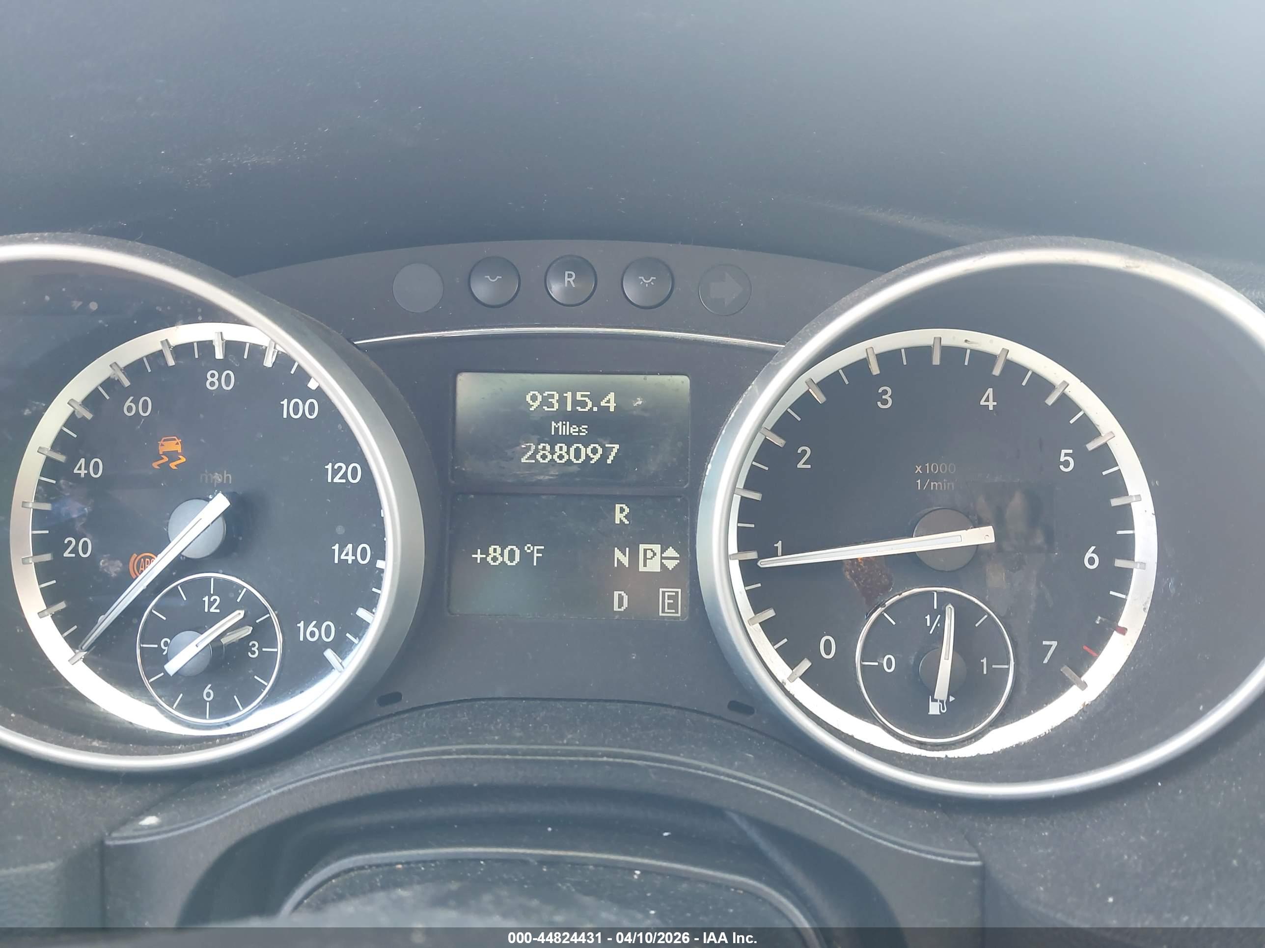 MERCEDES-BENZ R image 7