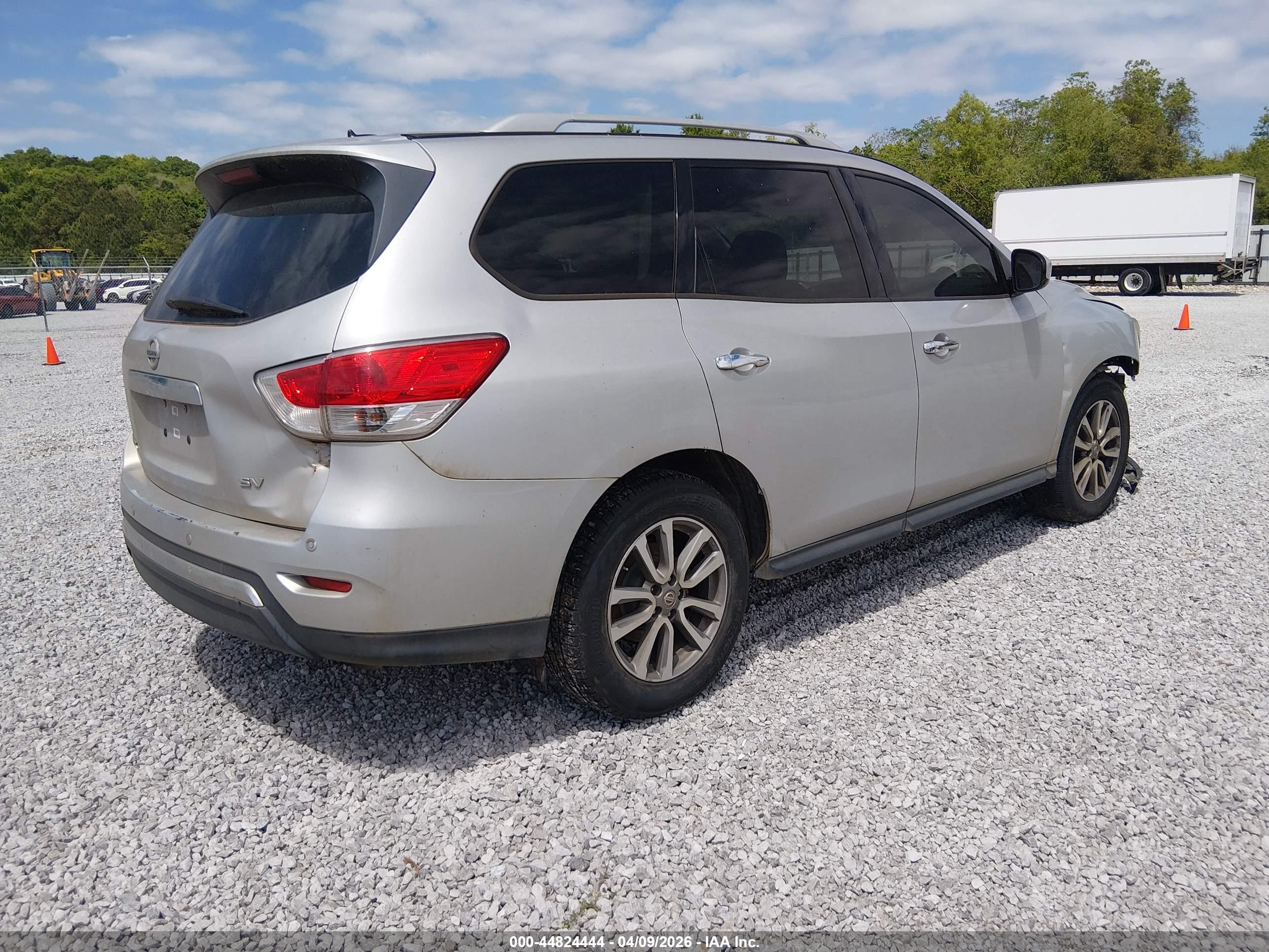 NISSAN PATHFINDER image 4