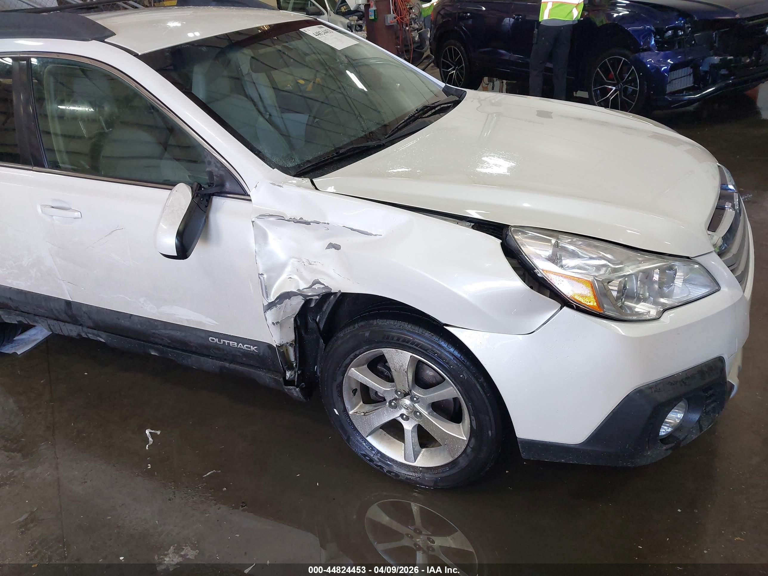 SUBARU OUTBACK image 6