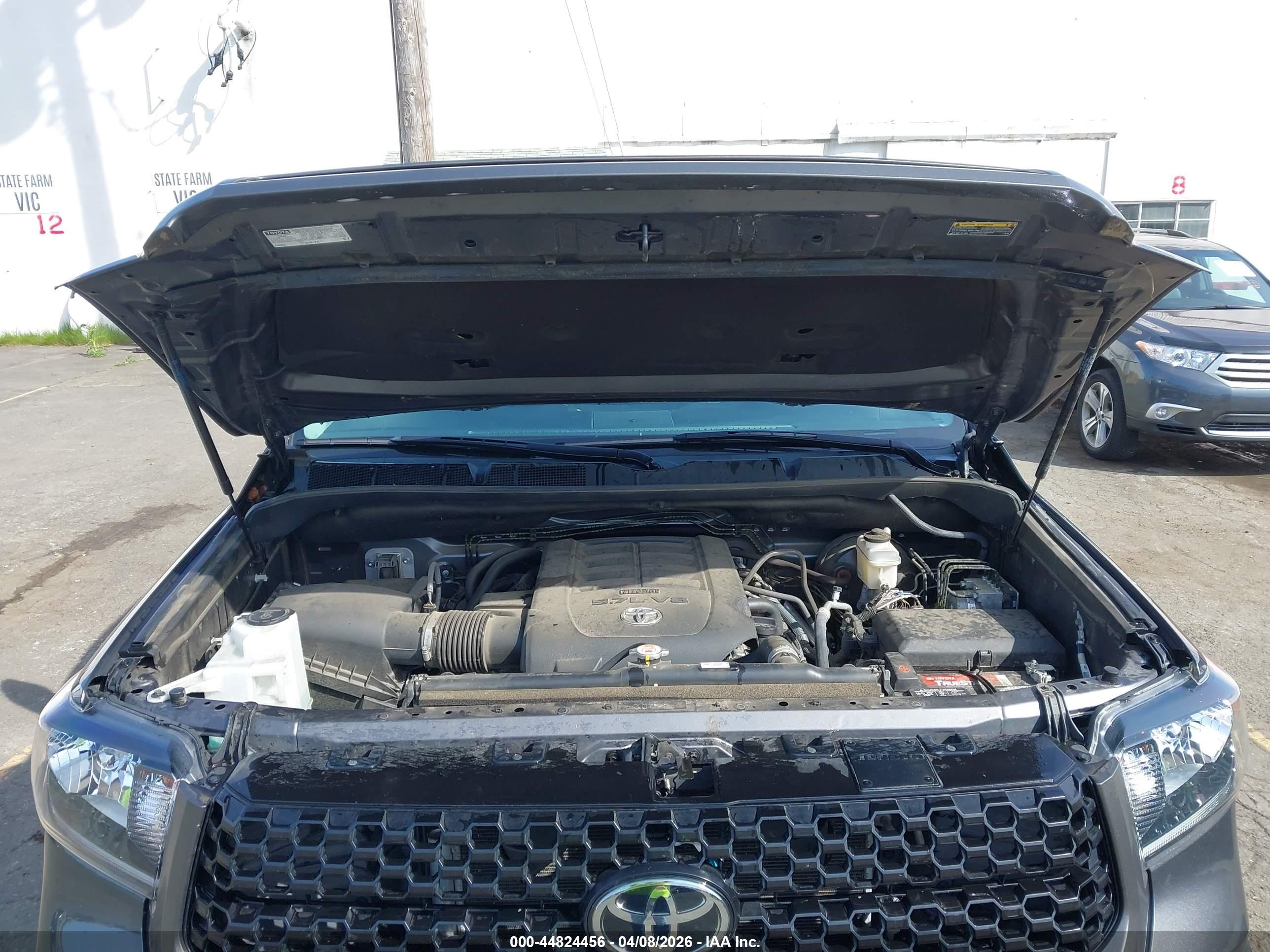 TOYOTA TUNDRA image 10