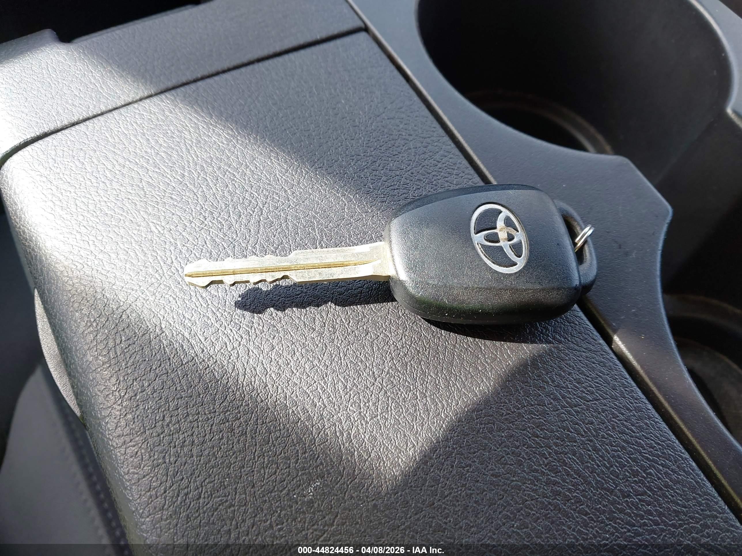 TOYOTA TUNDRA image 11