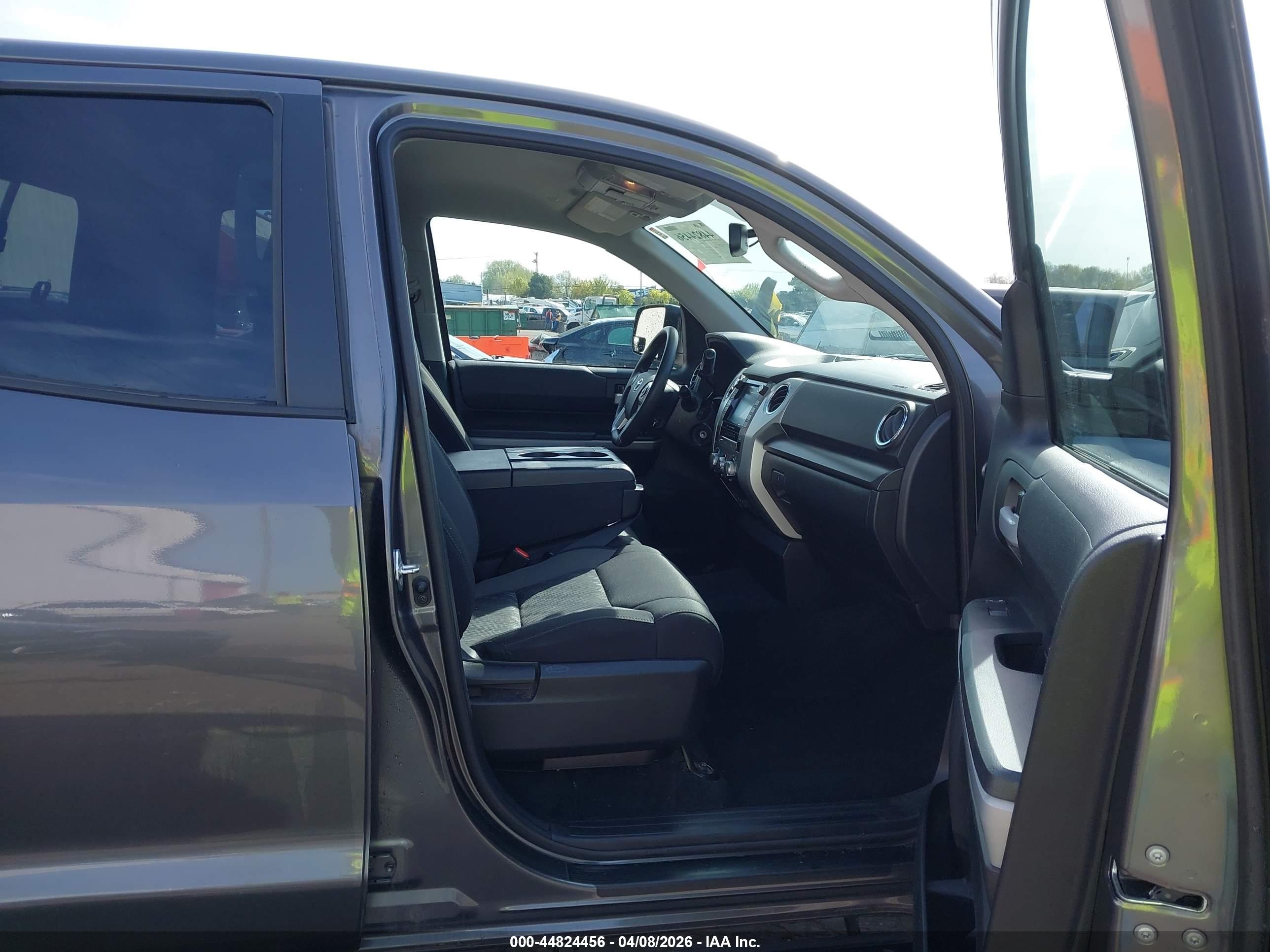 TOYOTA TUNDRA image 5