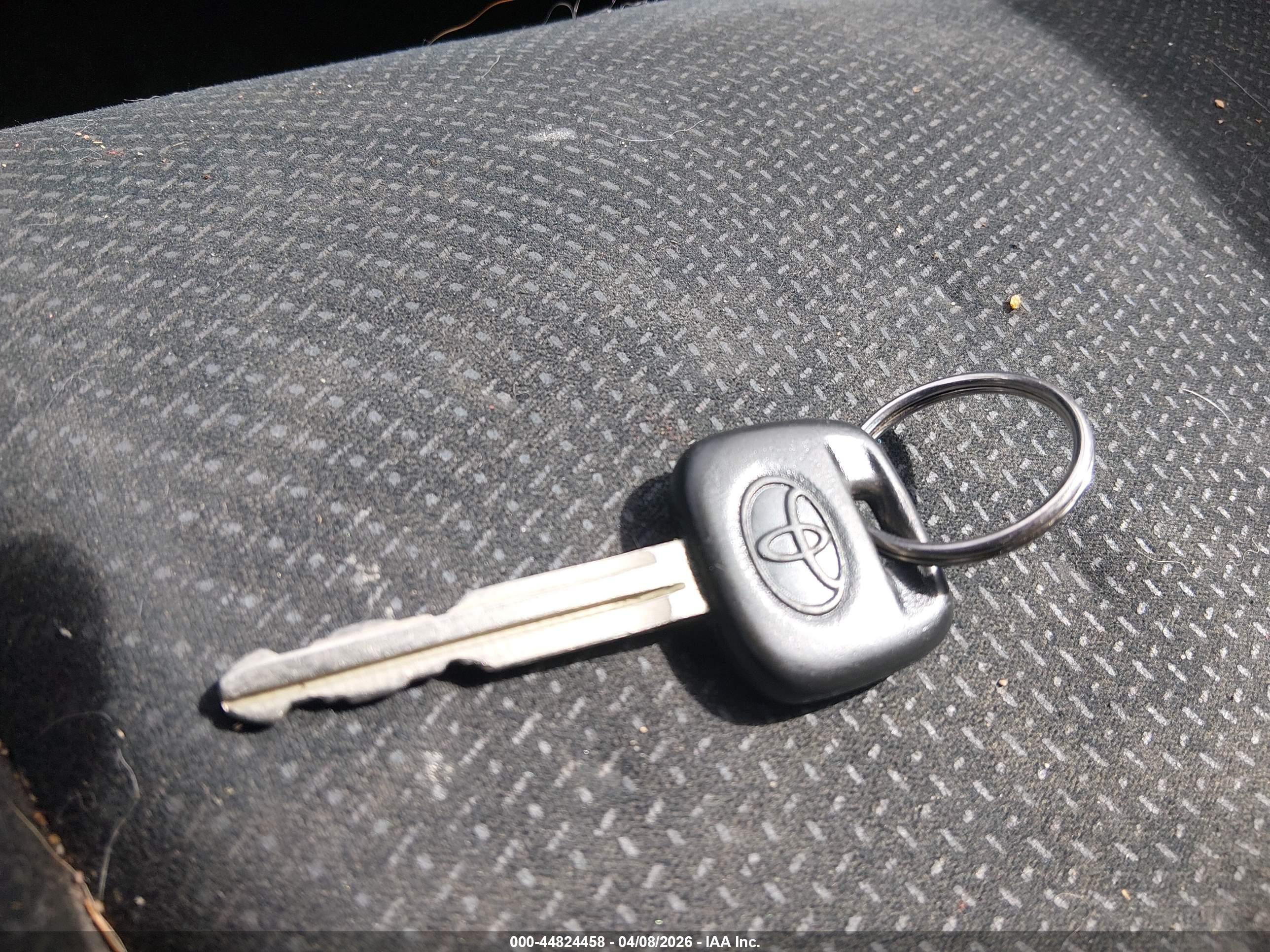 TOYOTA YARIS image 11