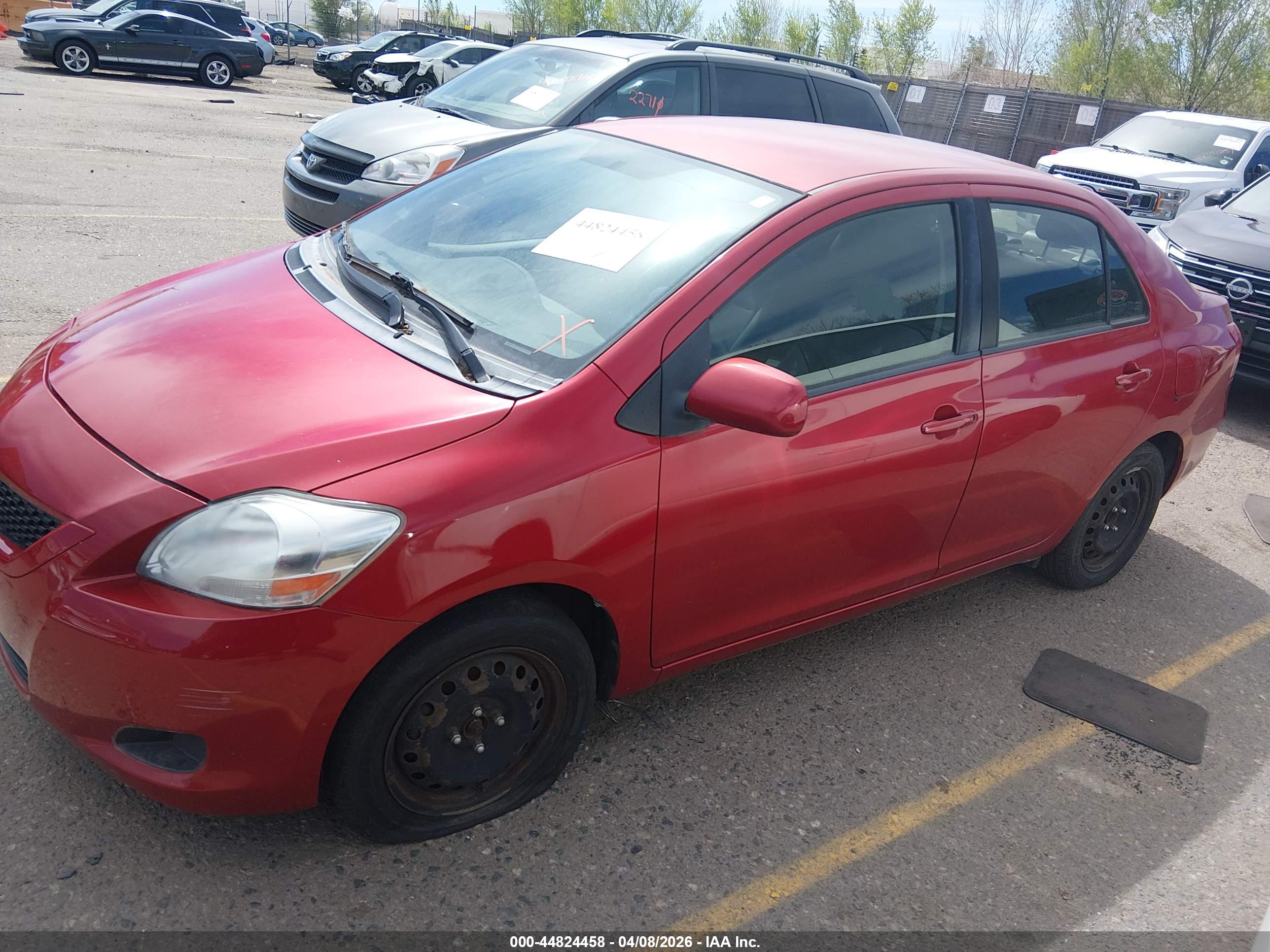 TOYOTA YARIS image 2