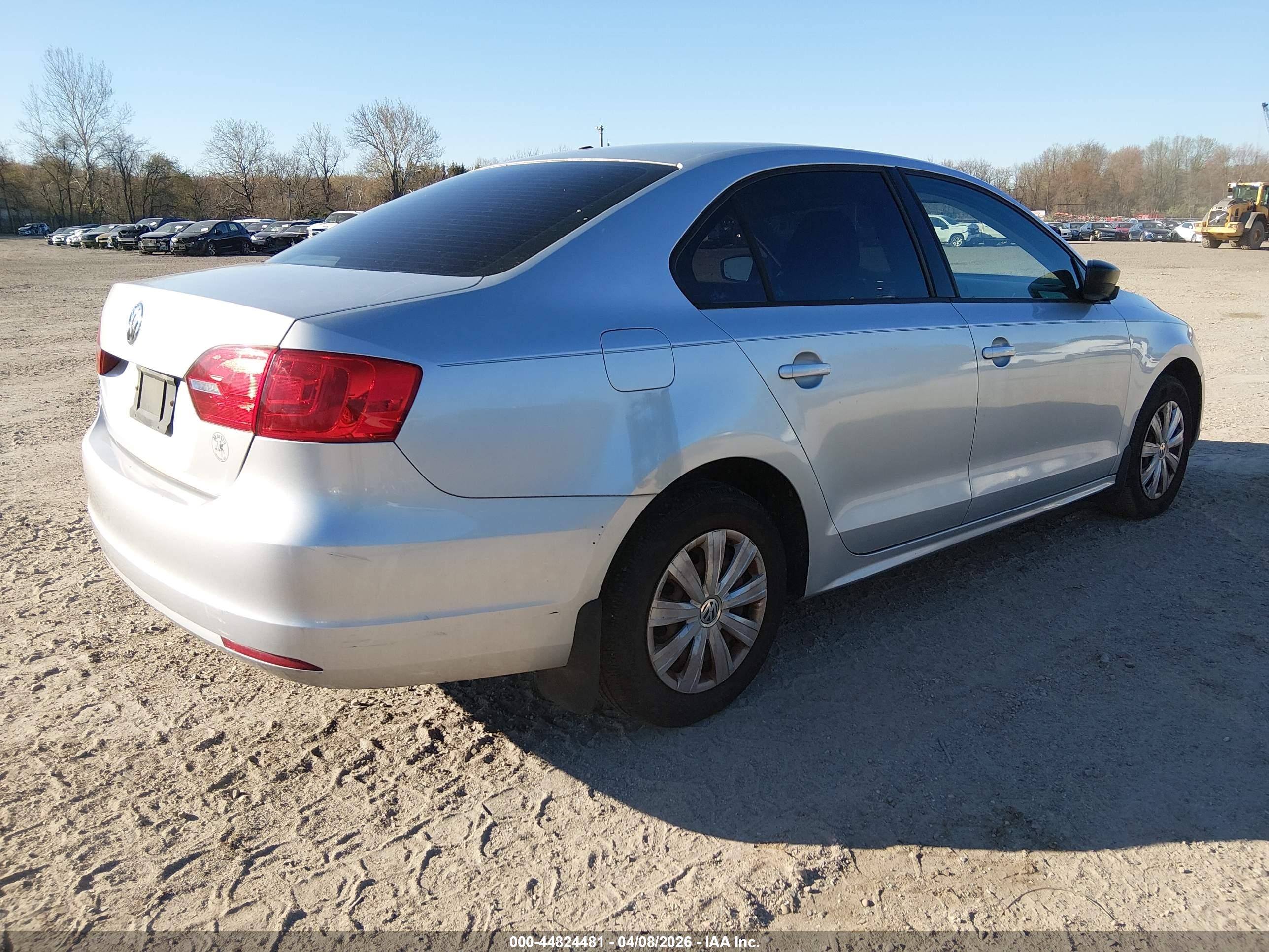 VOLKSWAGEN JETTA image 4