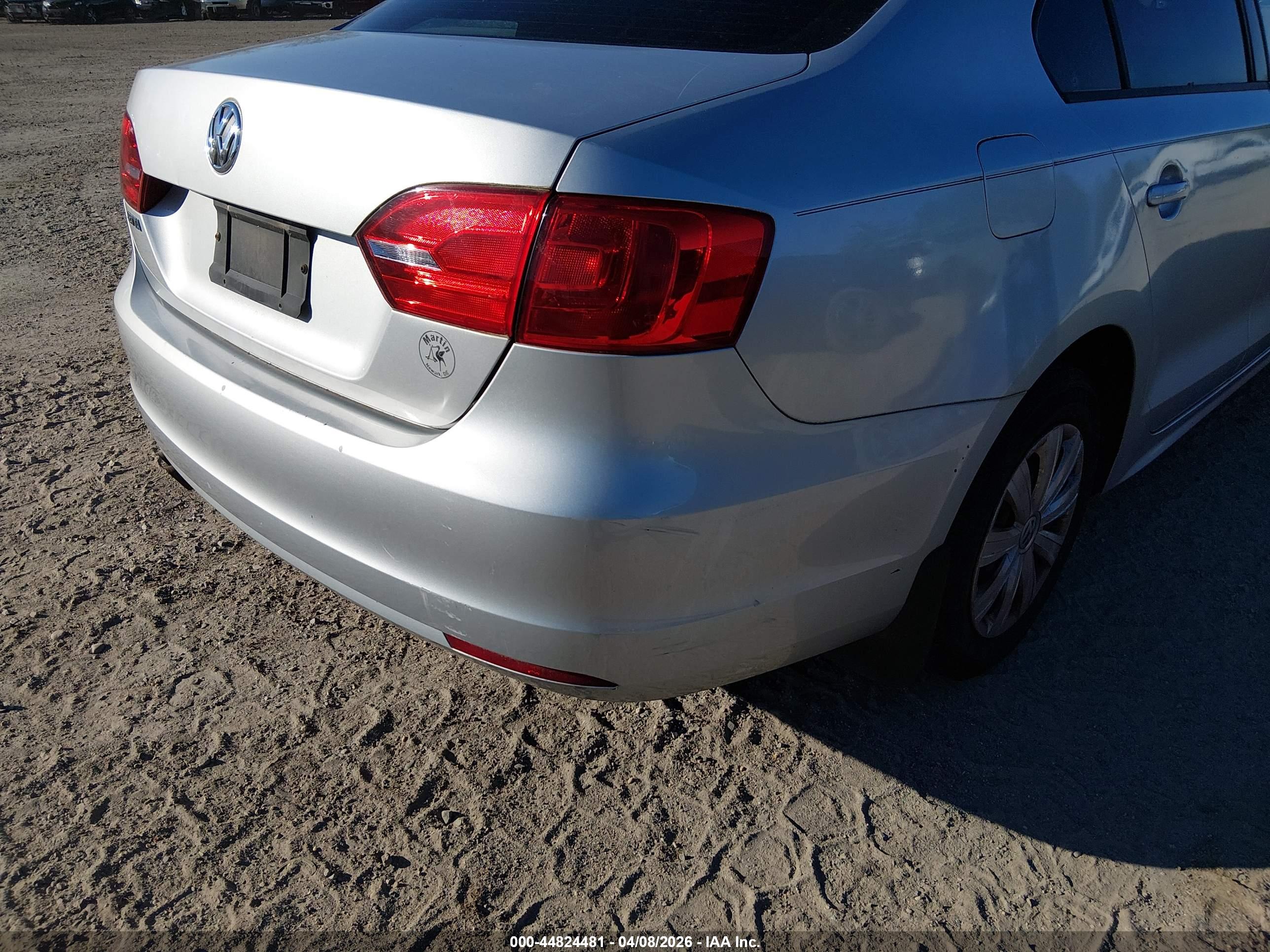 VOLKSWAGEN JETTA image 6