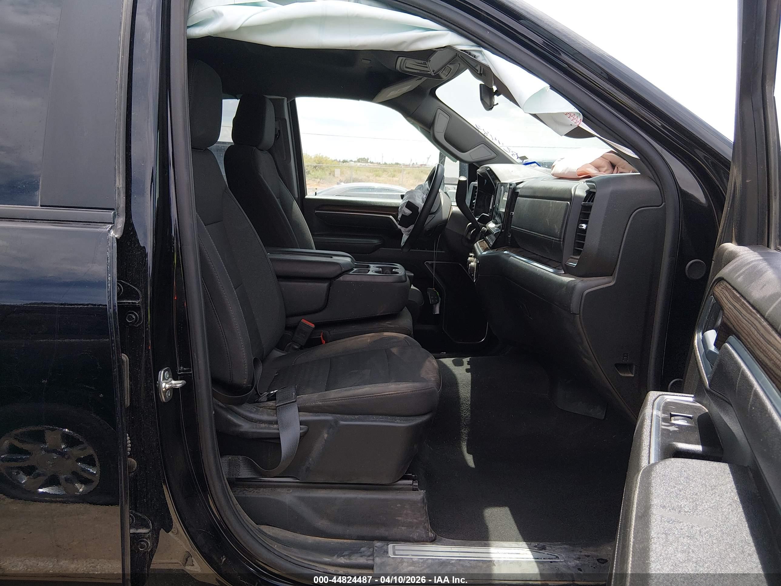 CHEVROLET SILVERADO image 5