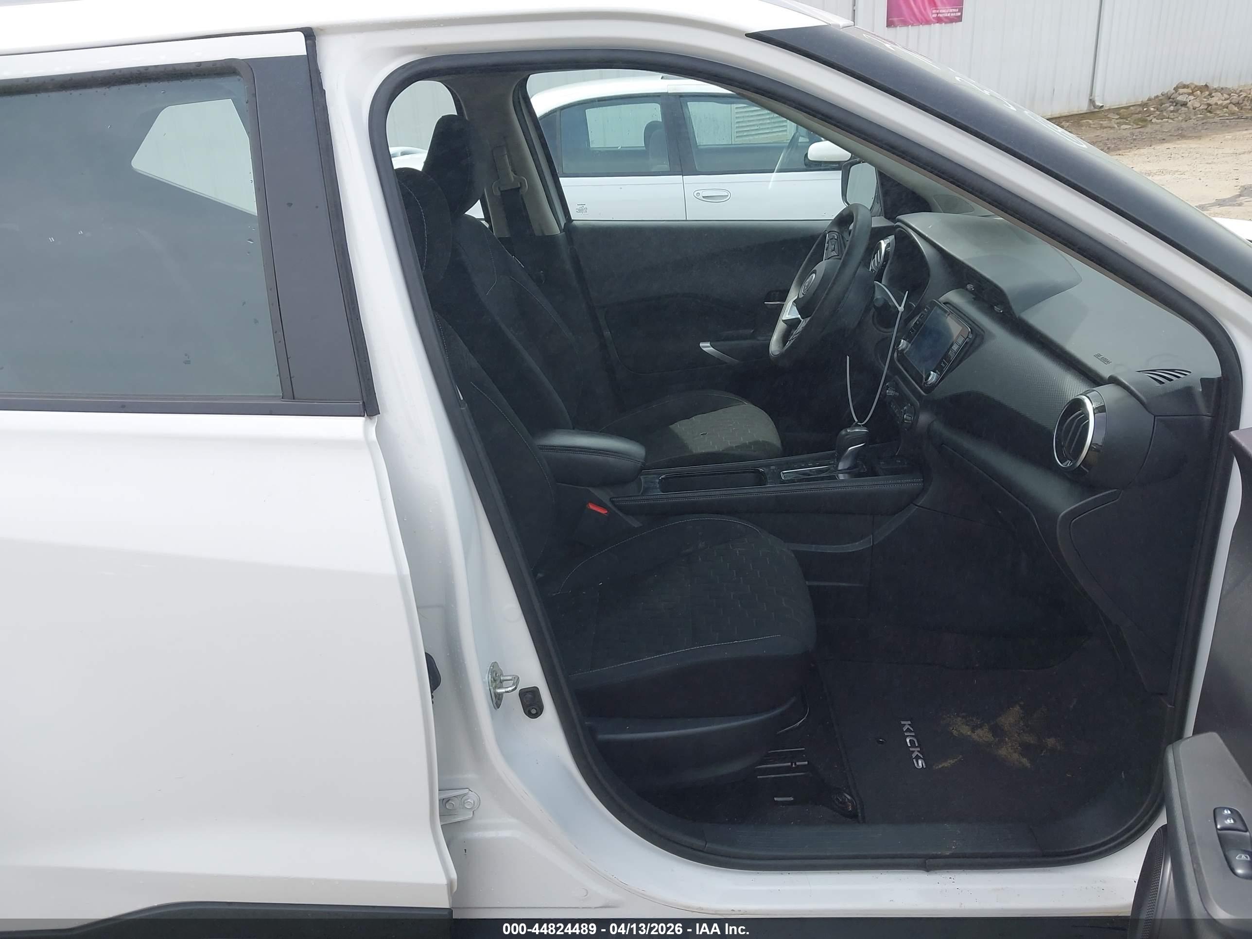NISSAN KICKS image 5