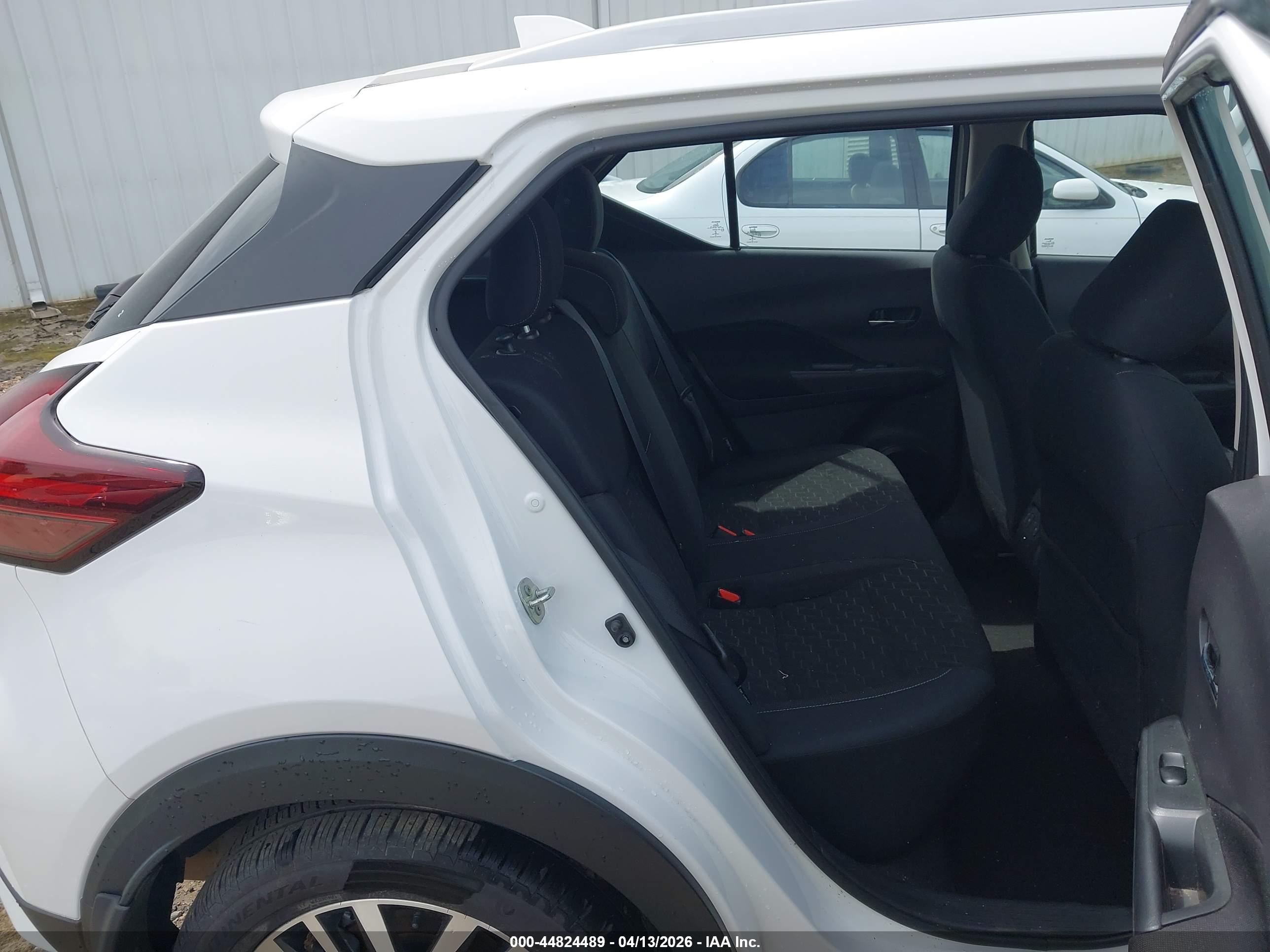 NISSAN KICKS image 8