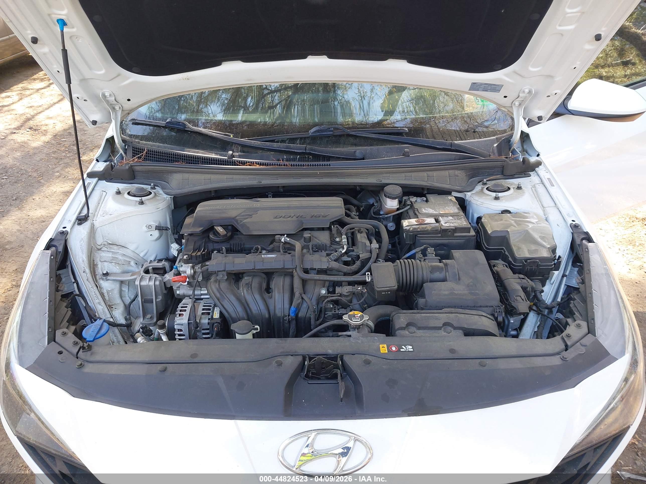 HYUNDAI ELANTRA image 10