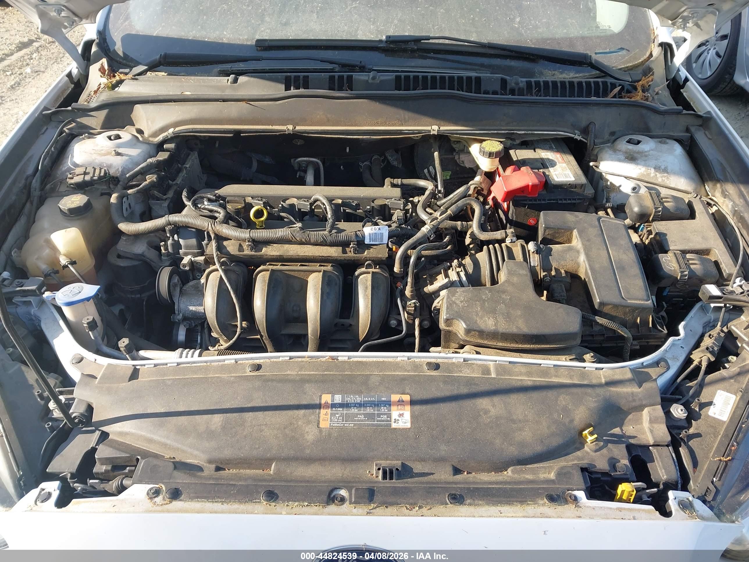 FORD FUSION image 10