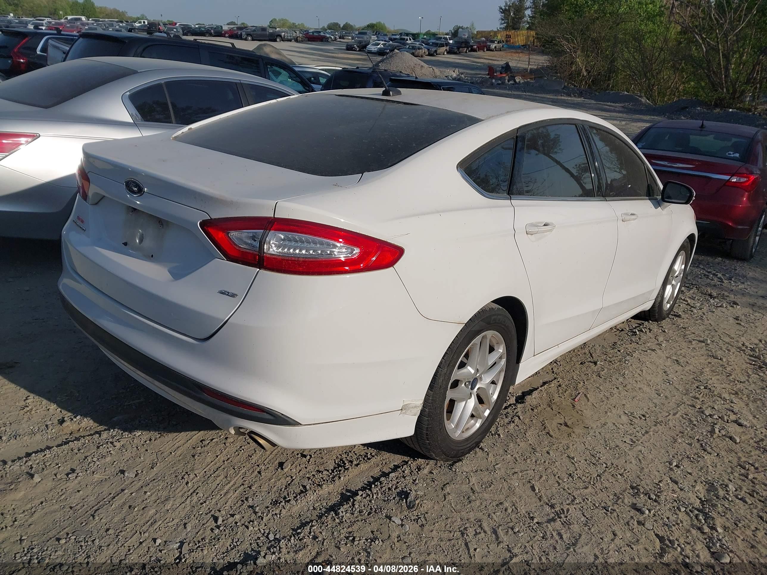 FORD FUSION image 4