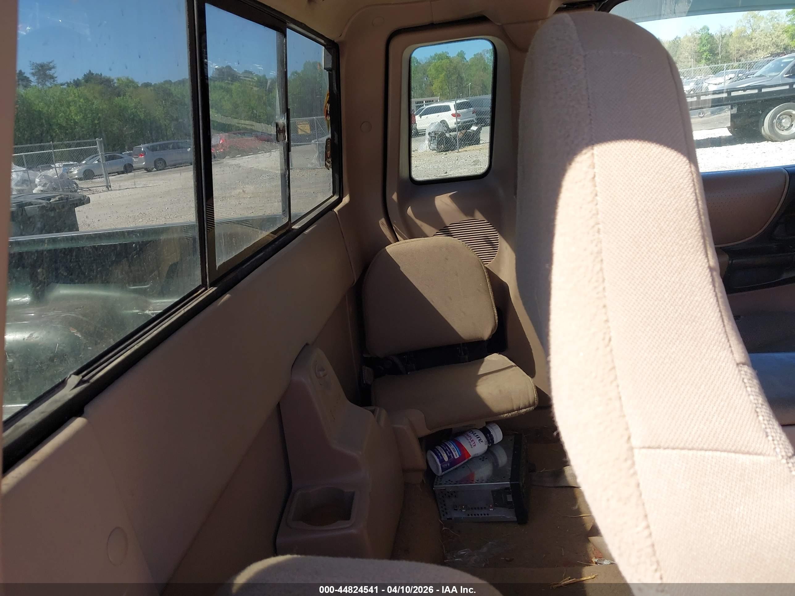 FORD RANGER image 8
