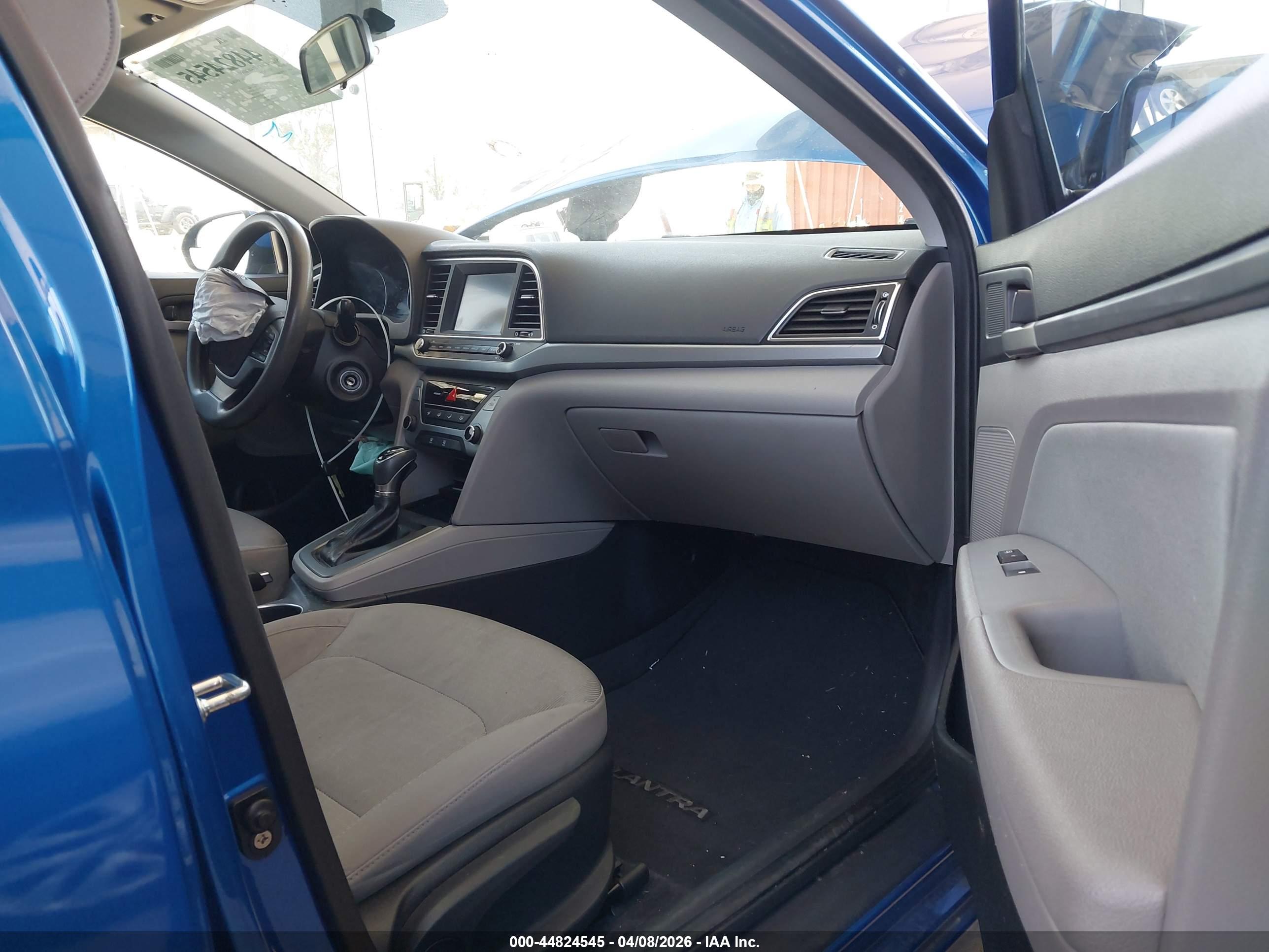 HYUNDAI ELANTRA image 5
