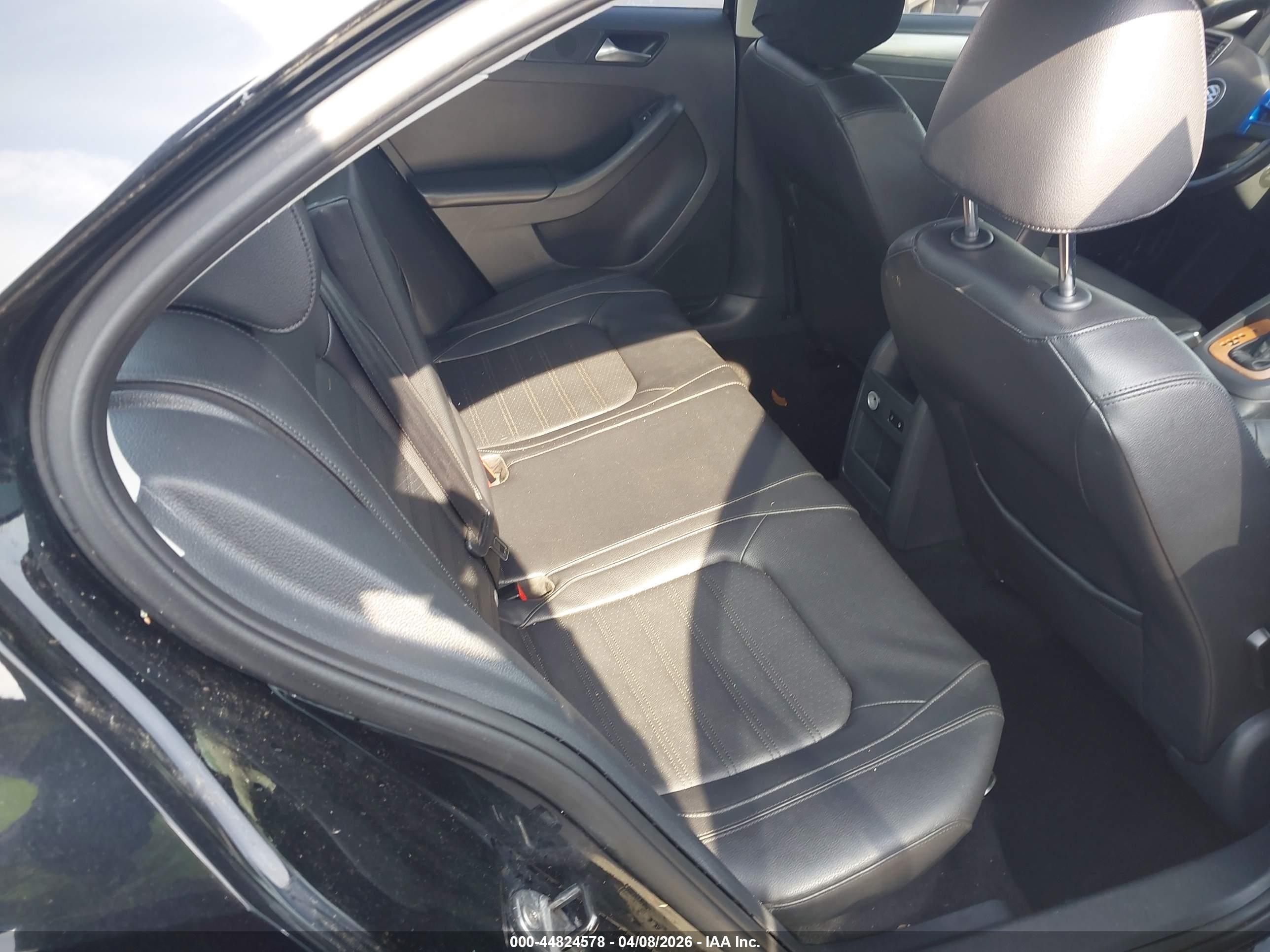 VOLKSWAGEN JETTA image 8