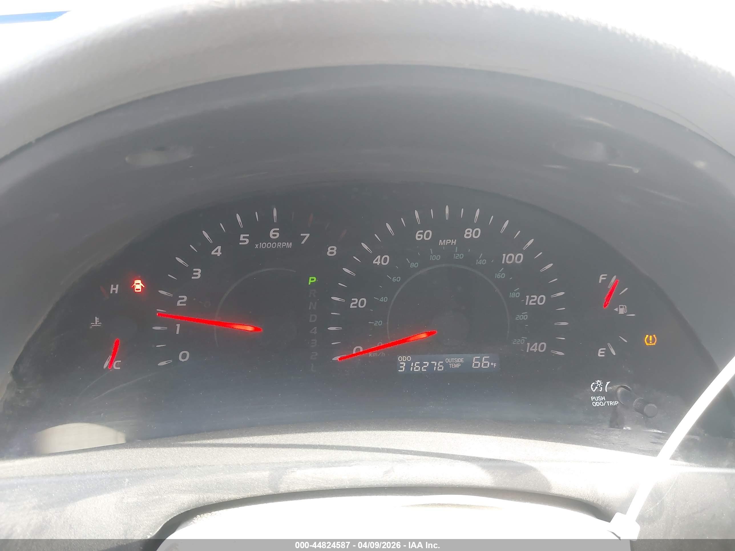 TOYOTA CAMRY image 7