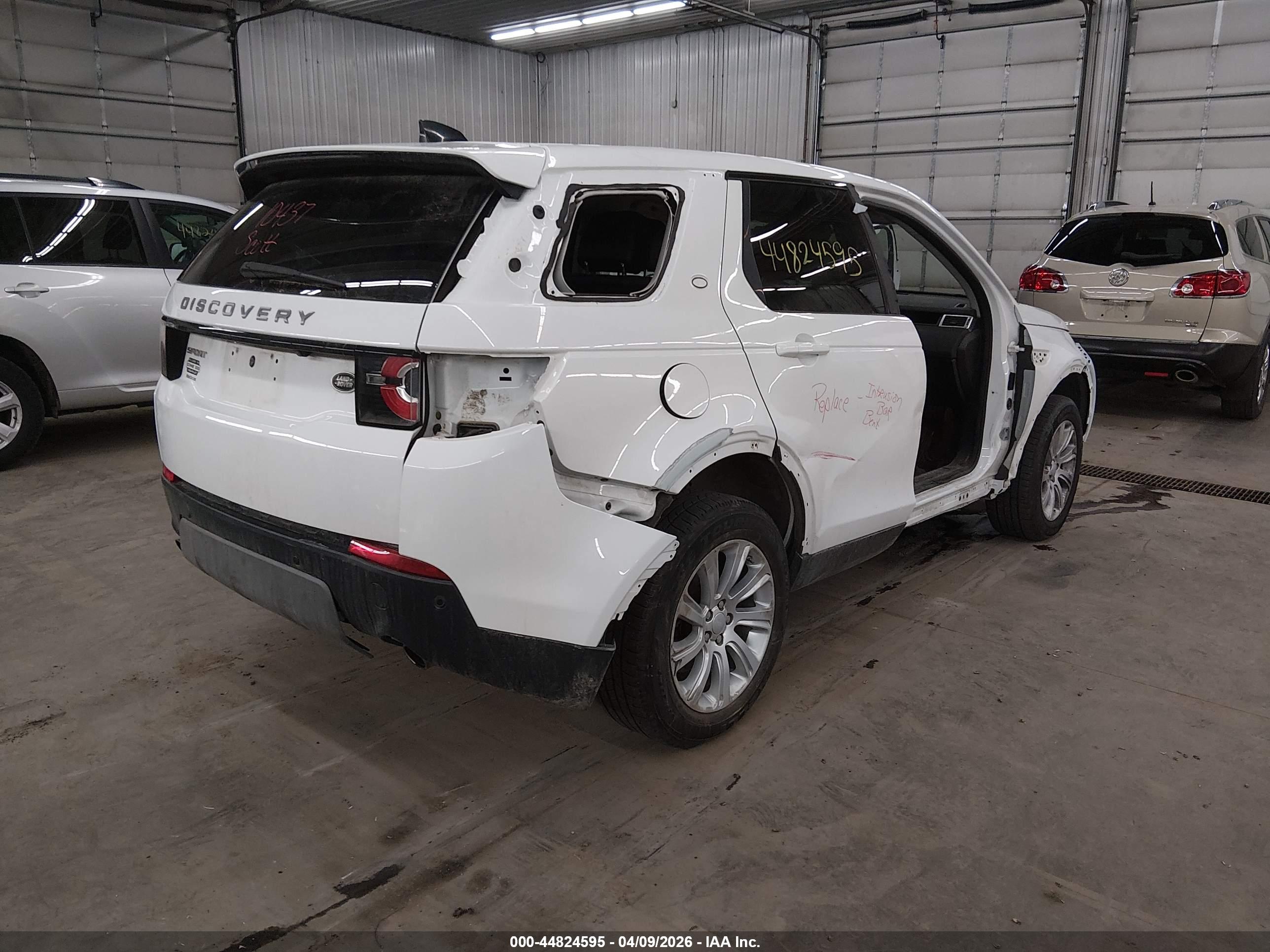 LAND ROVER image 4