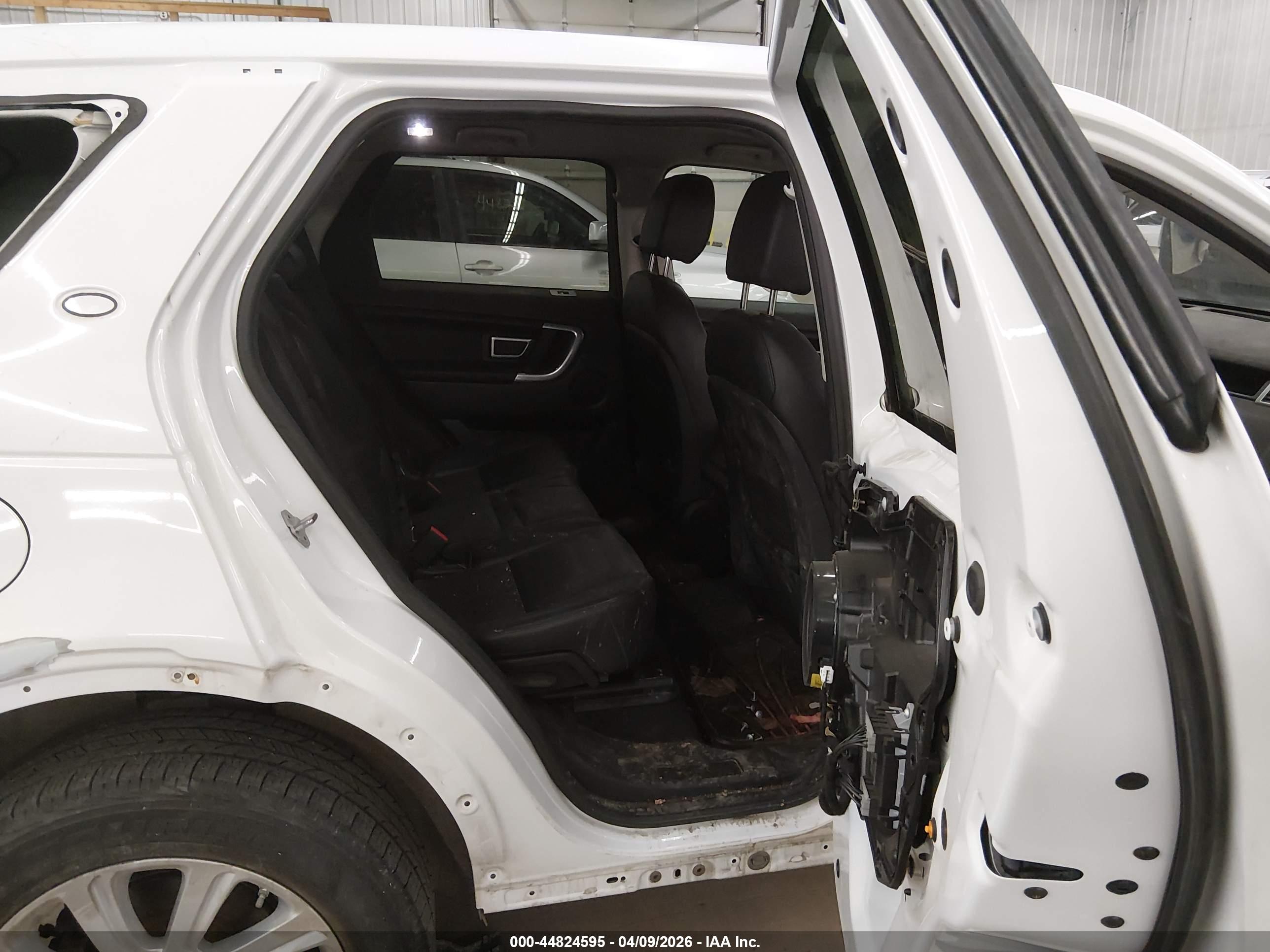 LAND ROVER image 8