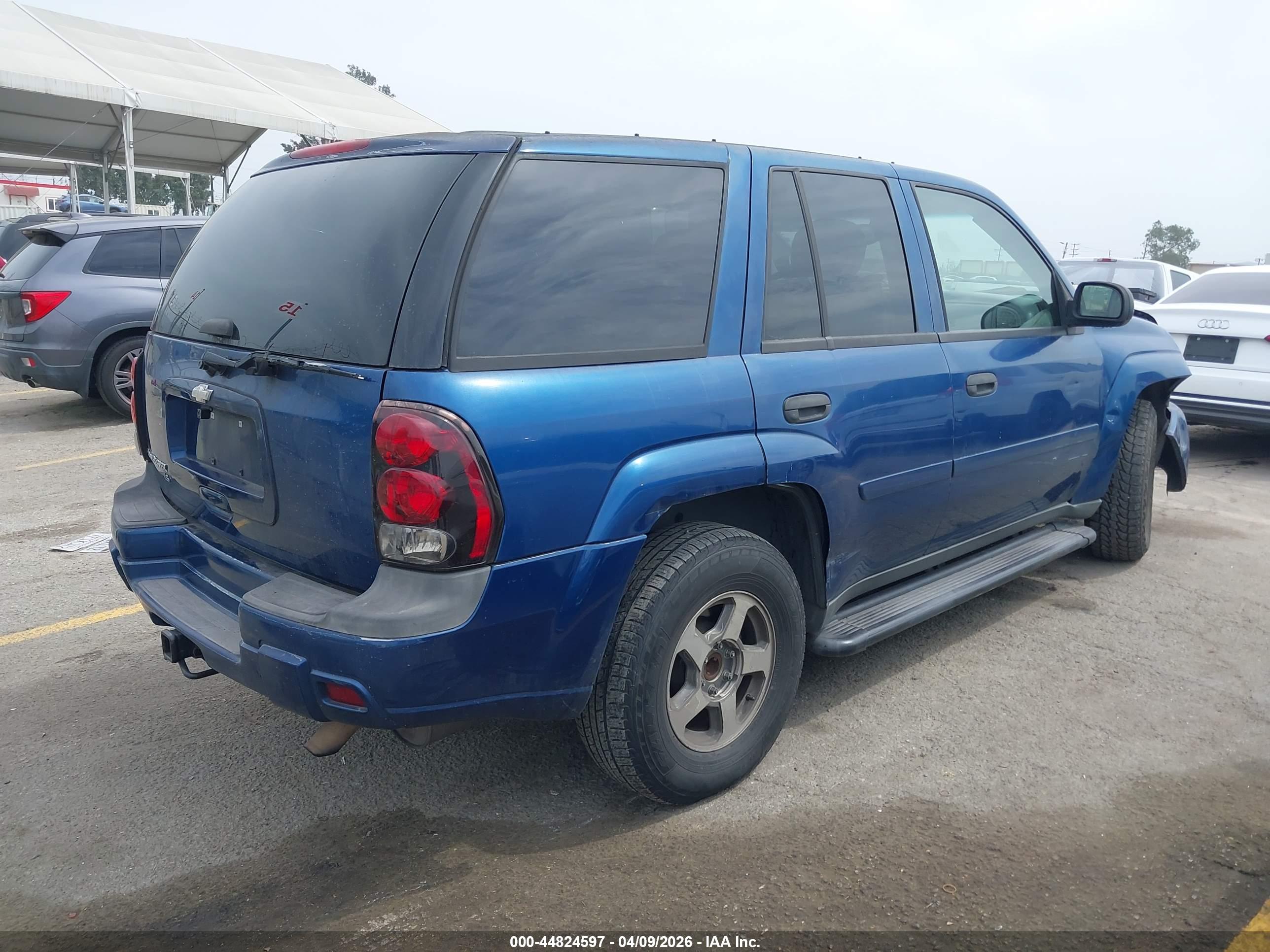 CHEVROLET TRAILBLAZER image 4