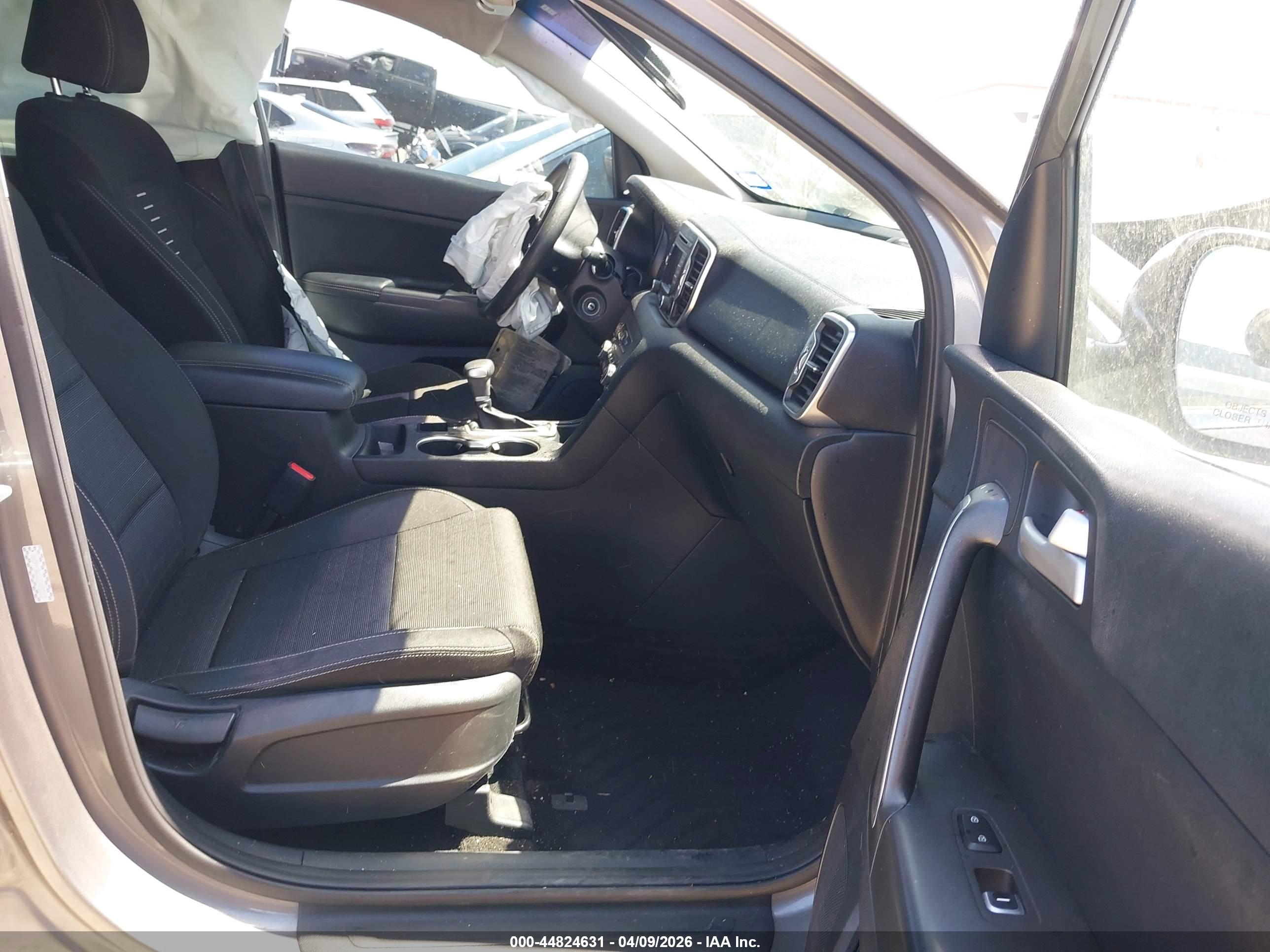 KIA SPORTAGE image 5