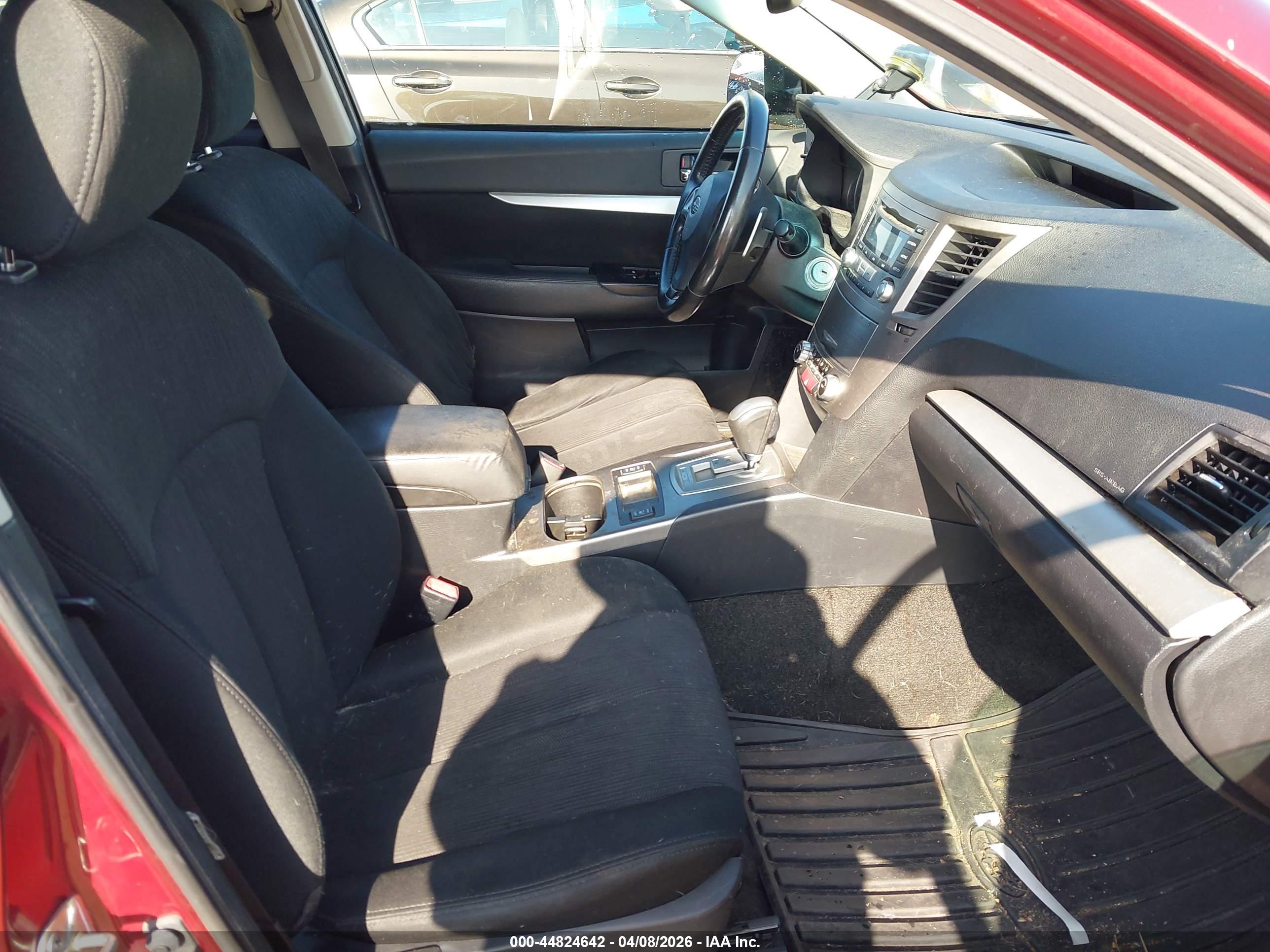 SUBARU OUTBACK image 5