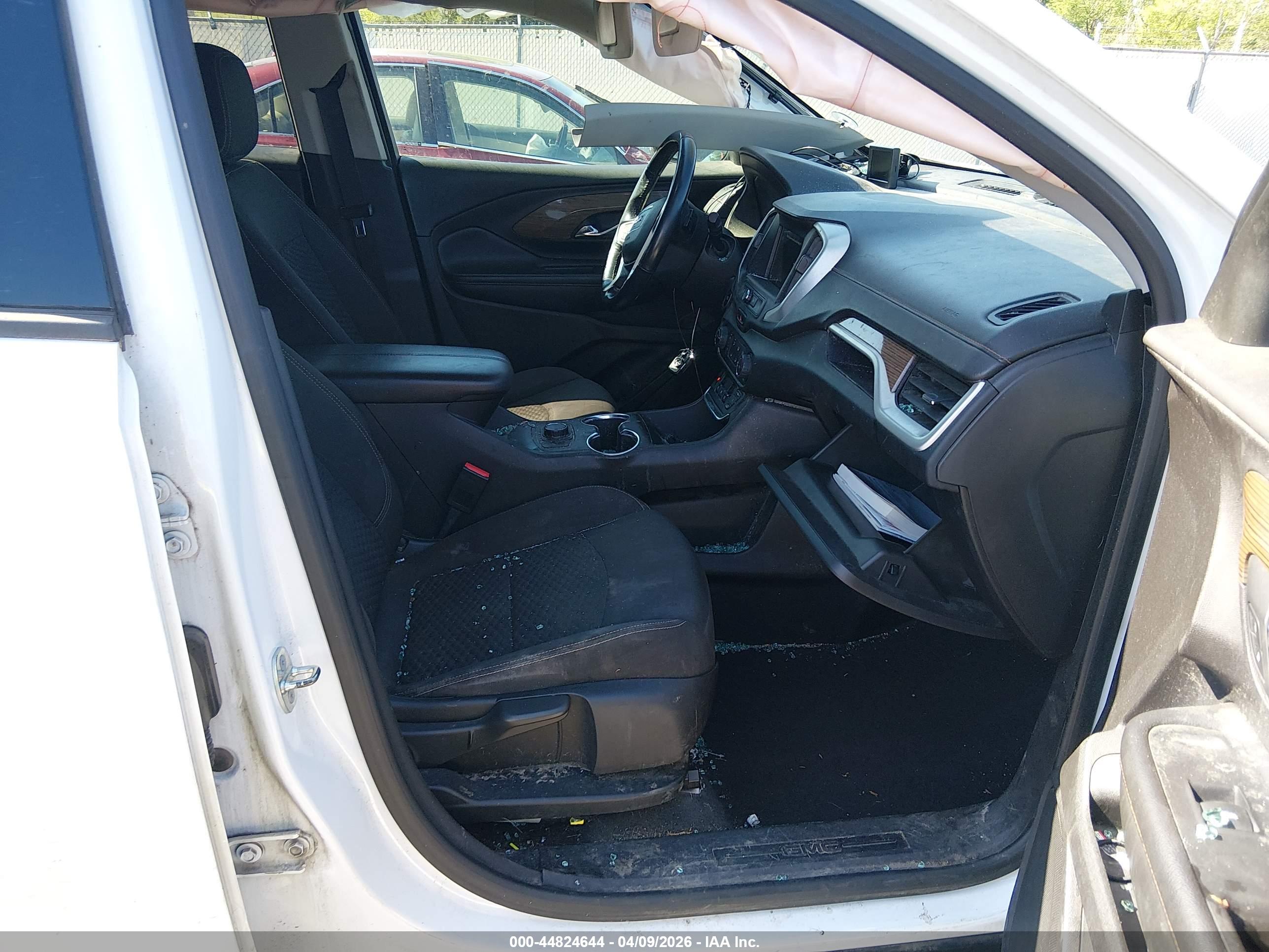 GMC TERRAIN image 5