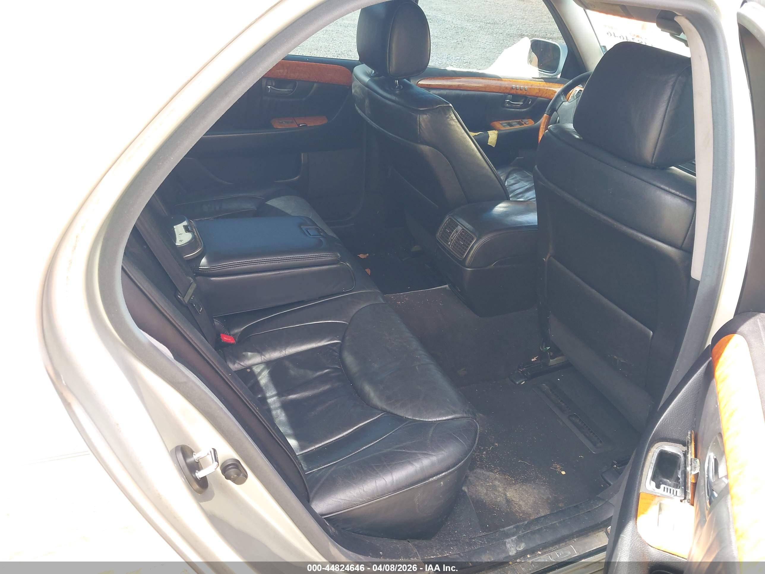 LEXUS LS image 8