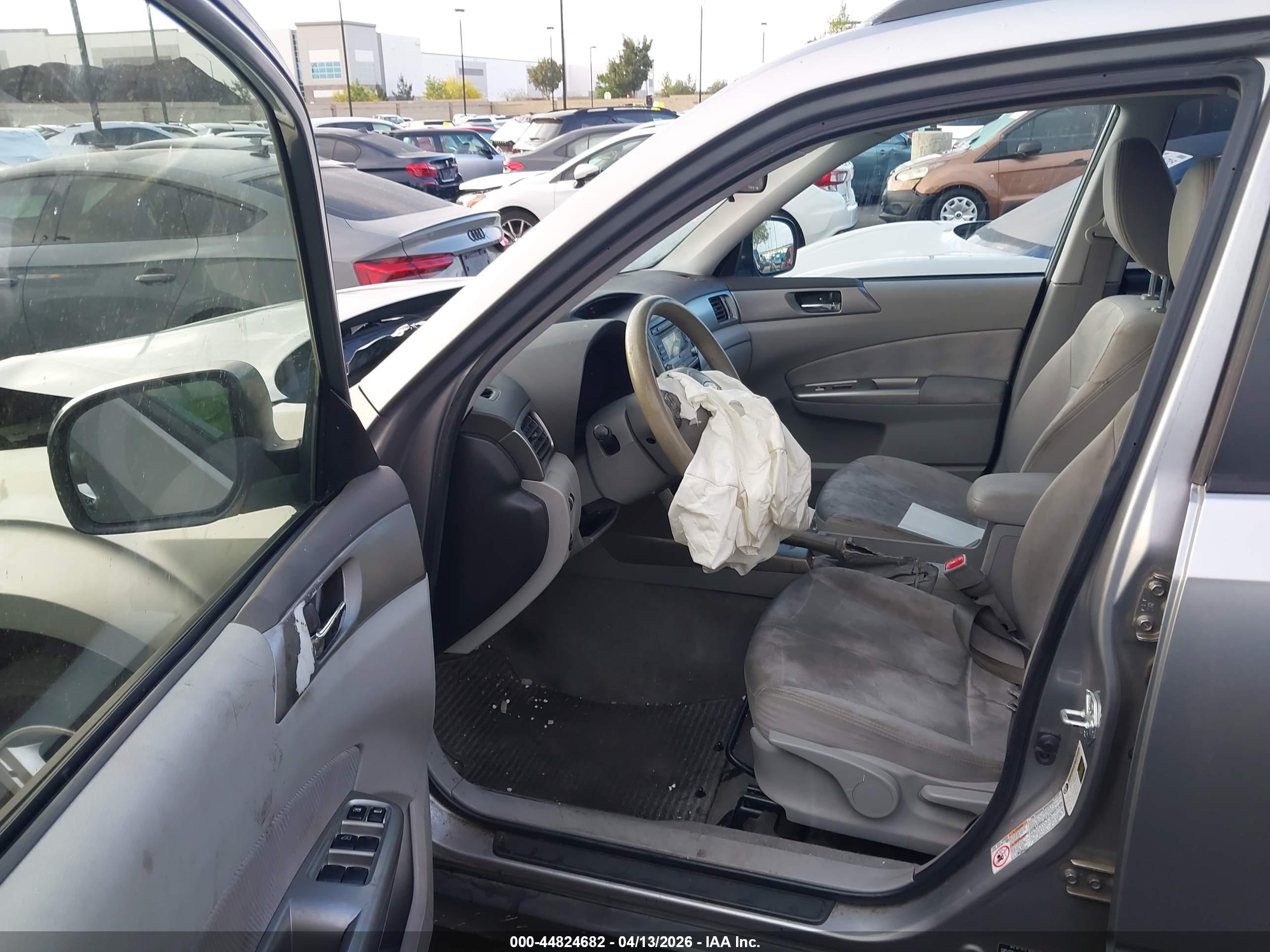 SUBARU FORESTER image 5