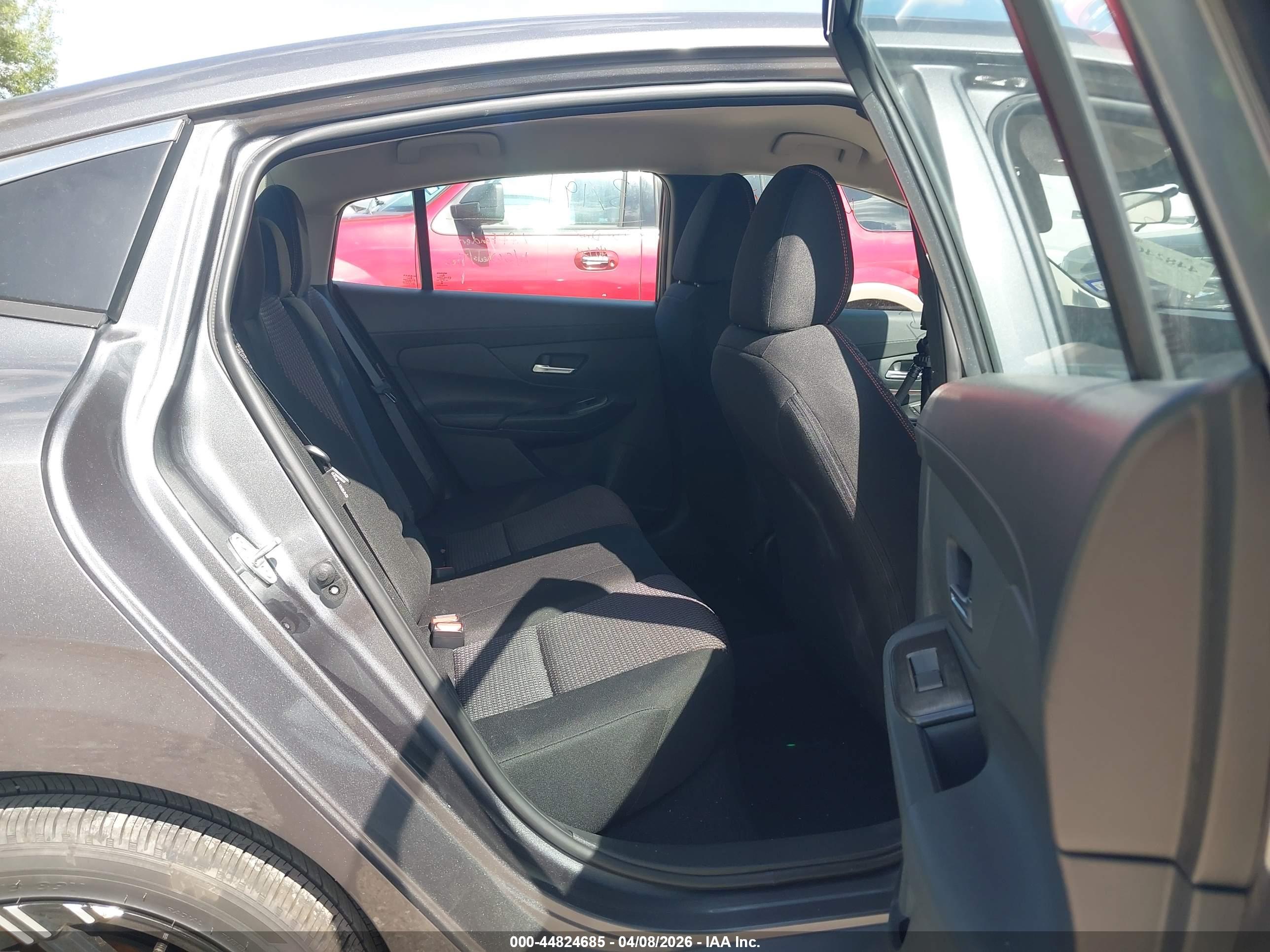 NISSAN SENTRA image 8