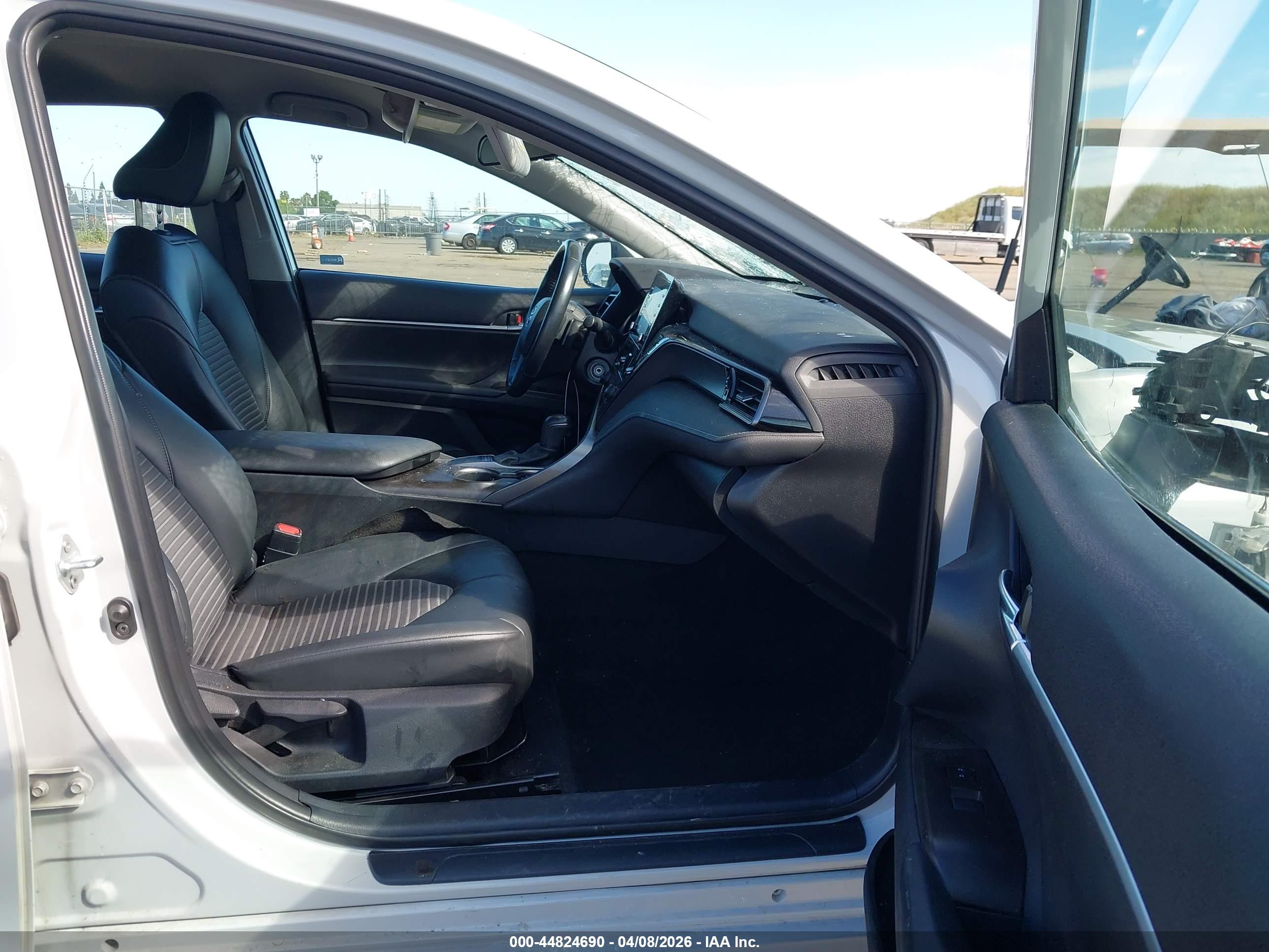TOYOTA CAMRY image 5