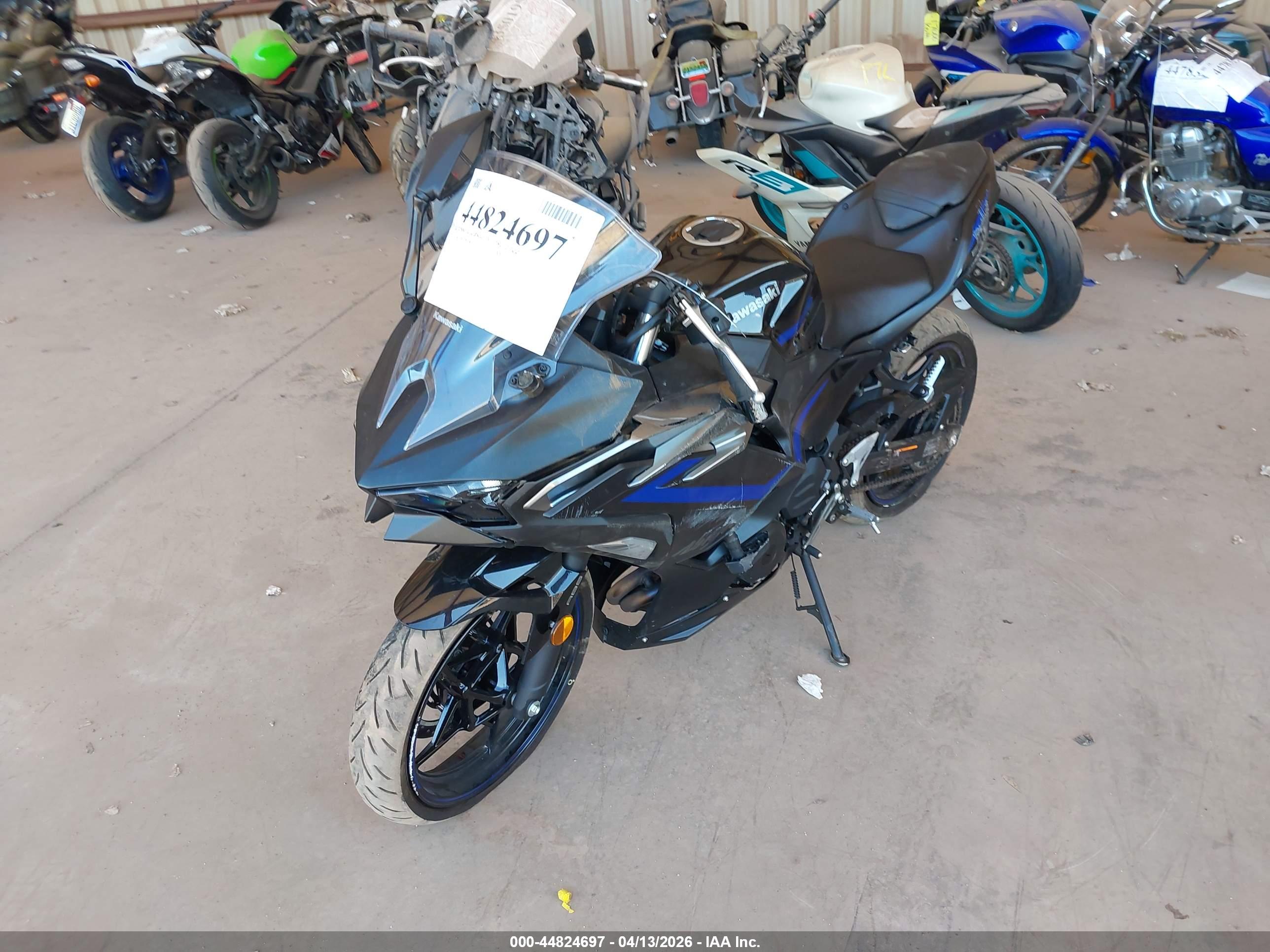 KAWASAKI EX500 image 2