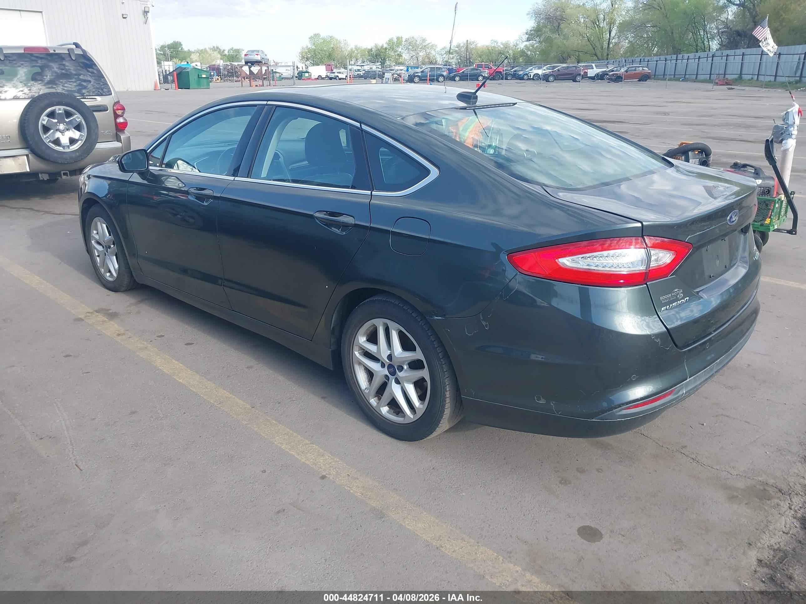 FORD FUSION image 3