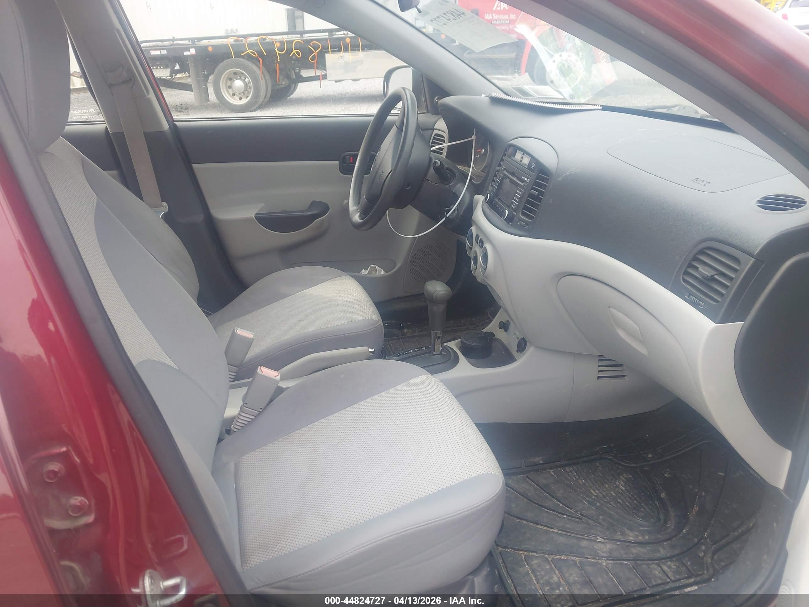 HYUNDAI ACCENT image 5