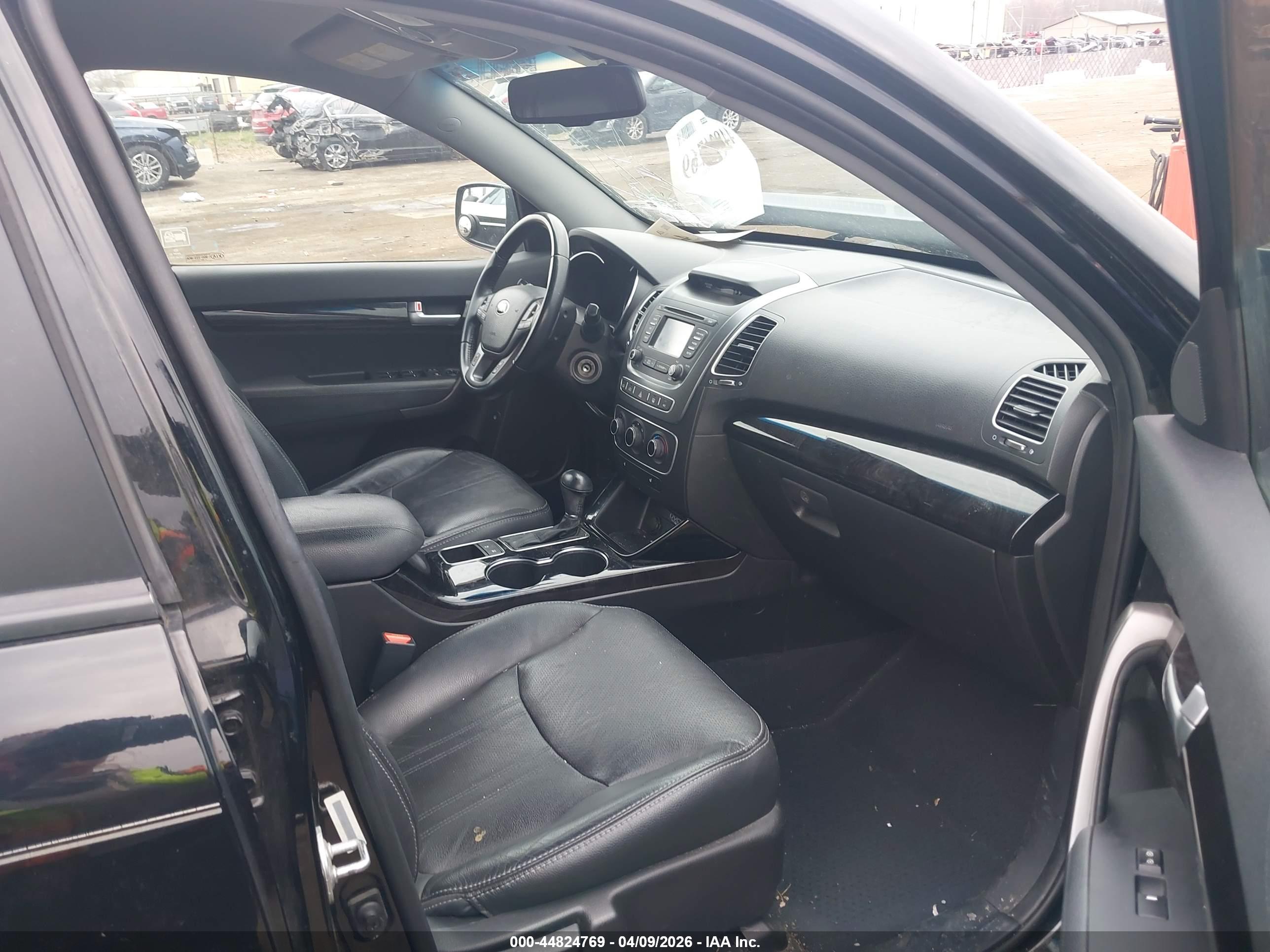 KIA SORENTO image 5