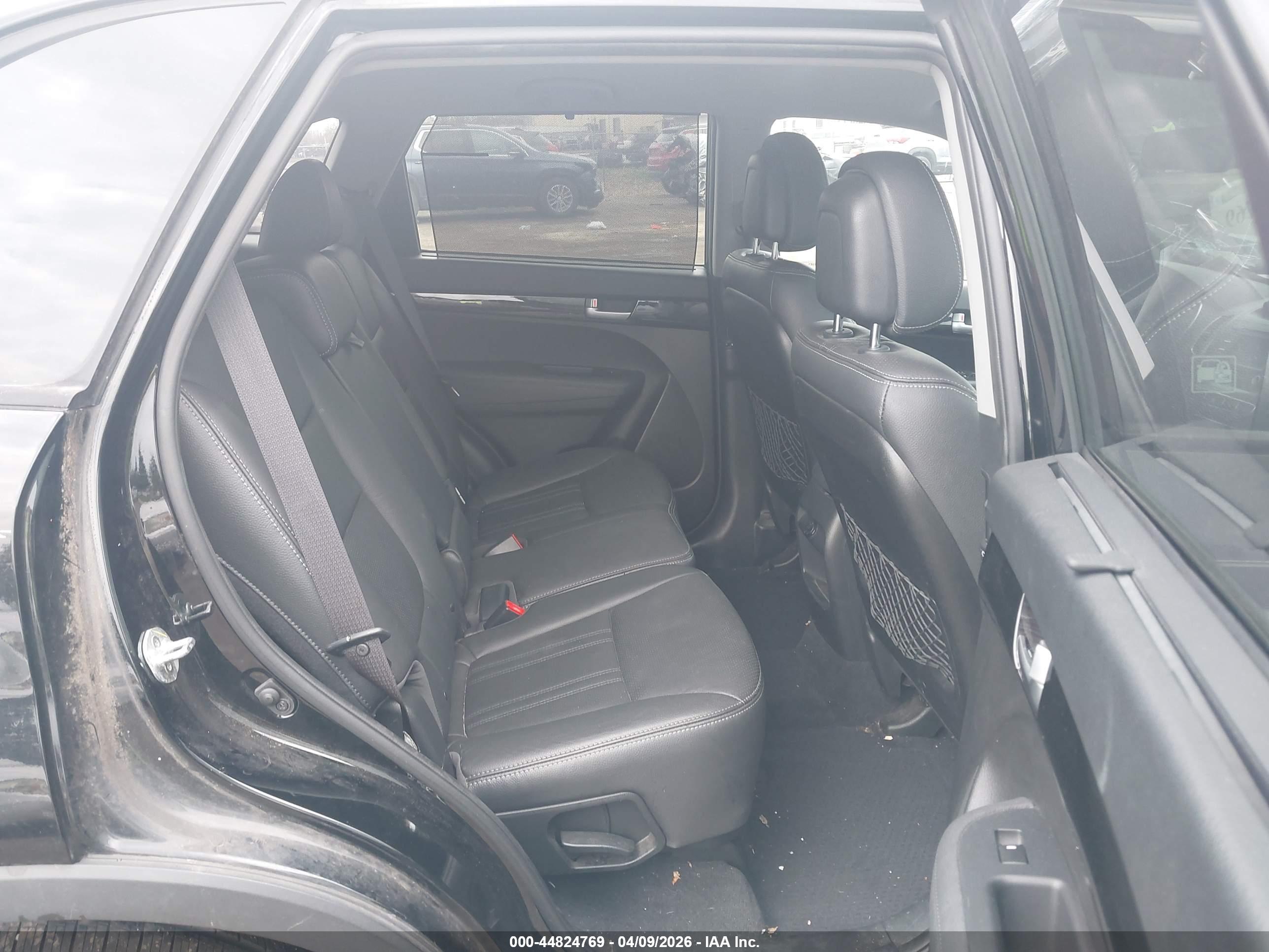 KIA SORENTO image 8