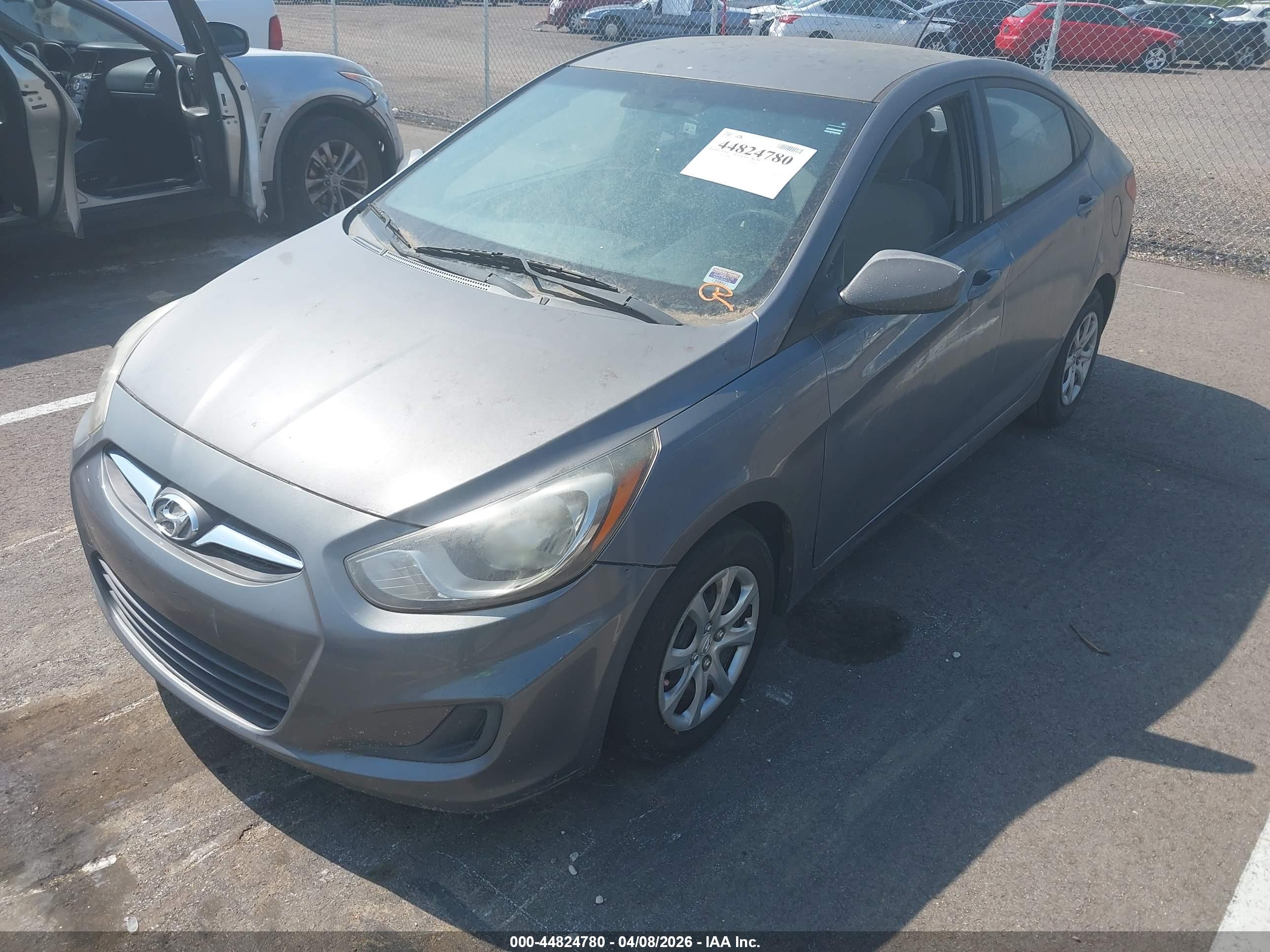 HYUNDAI ACCENT image 2