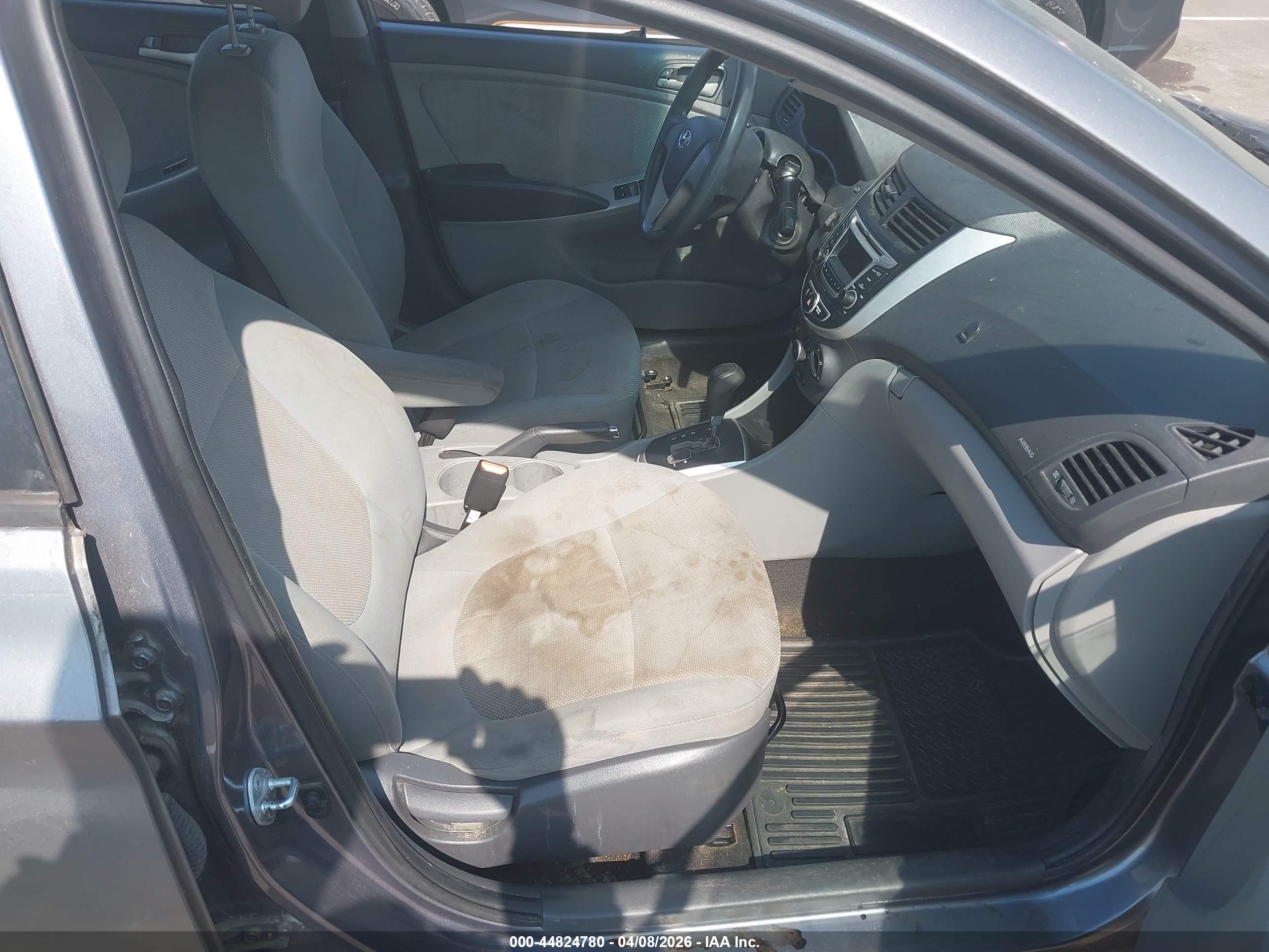 HYUNDAI ACCENT image 5