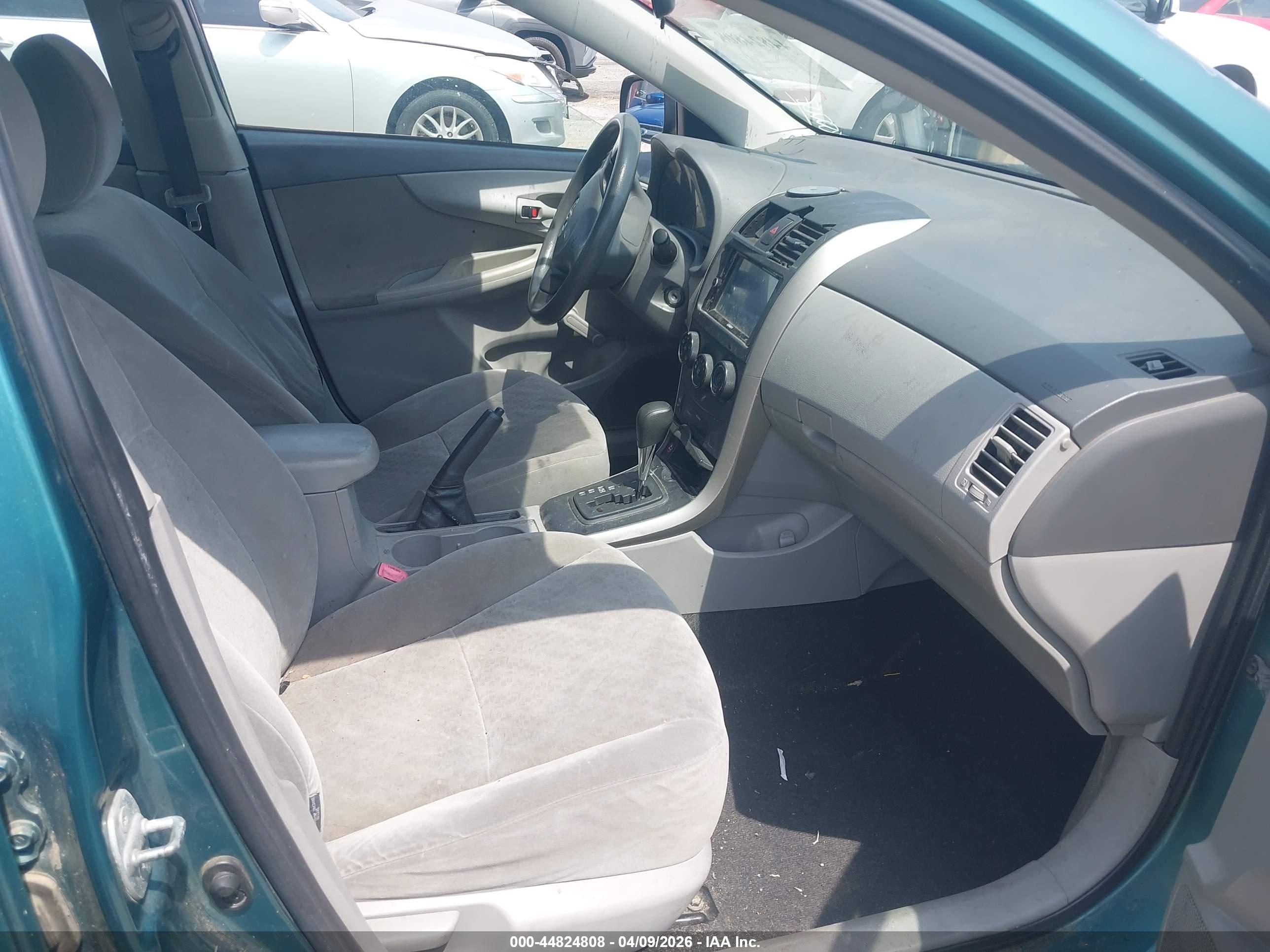 TOYOTA COROLLA image 5