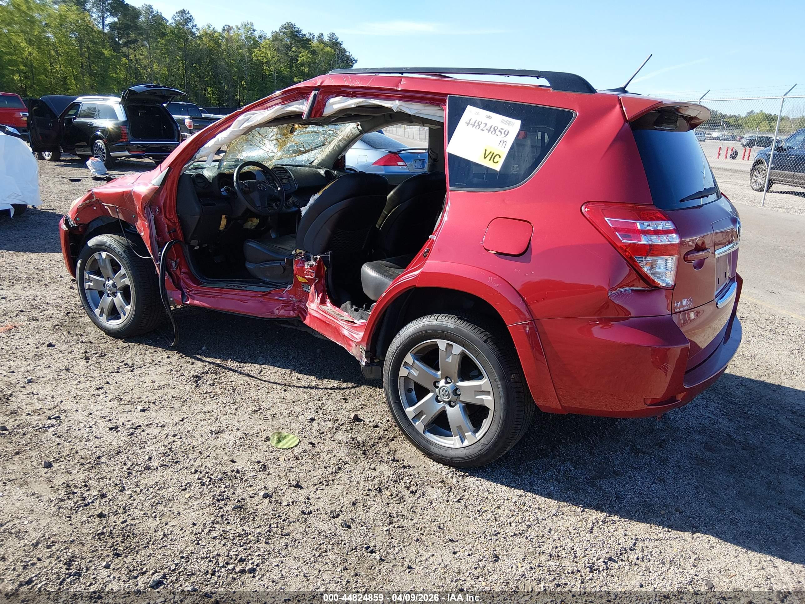 TOYOTA RAV4 image 3