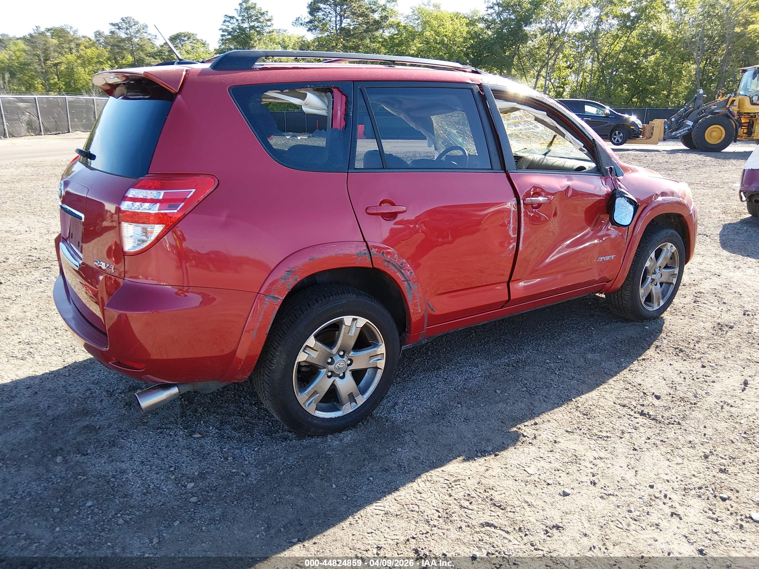 TOYOTA RAV4 image 4