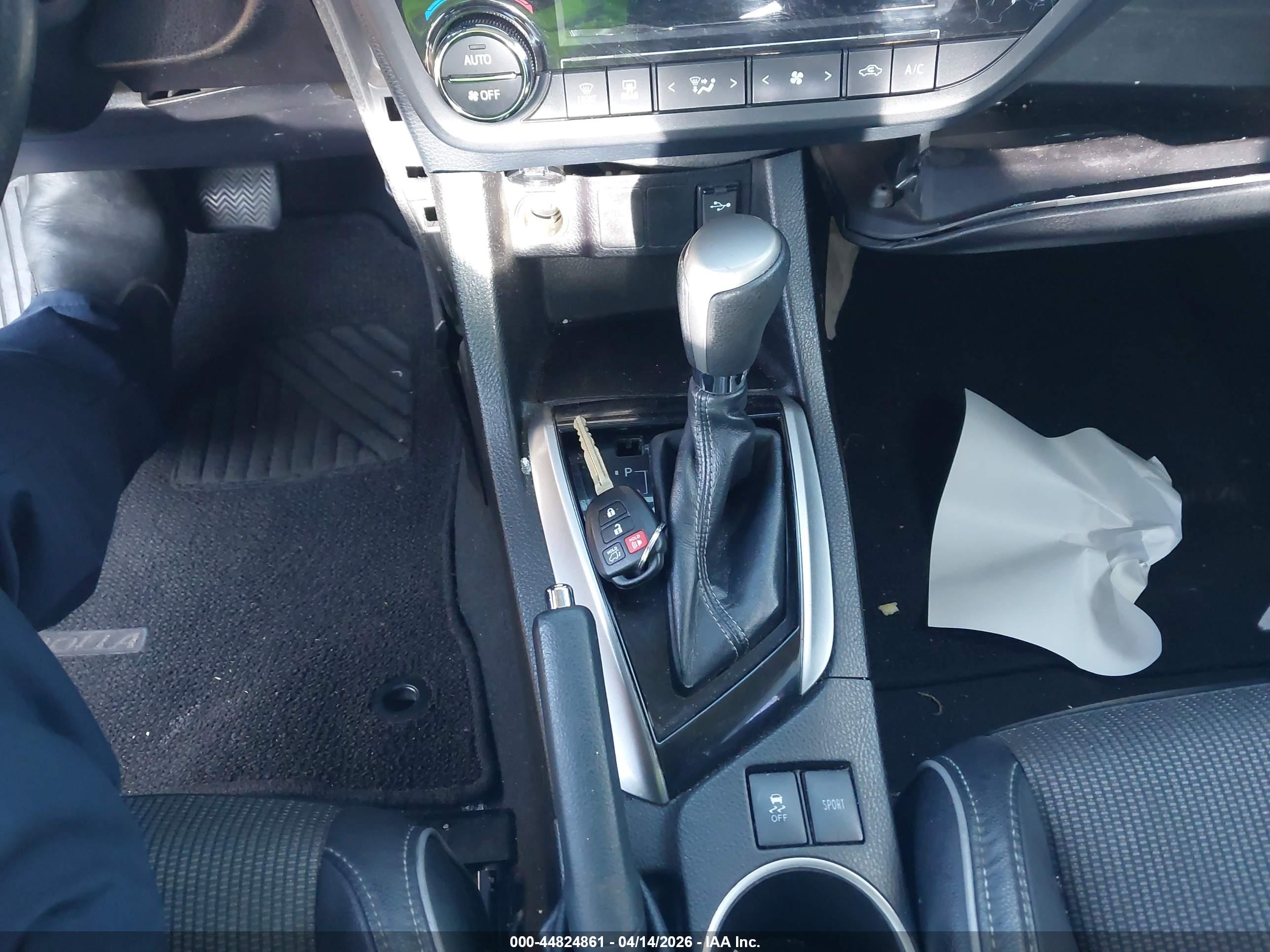 TOYOTA COROLLA image 11