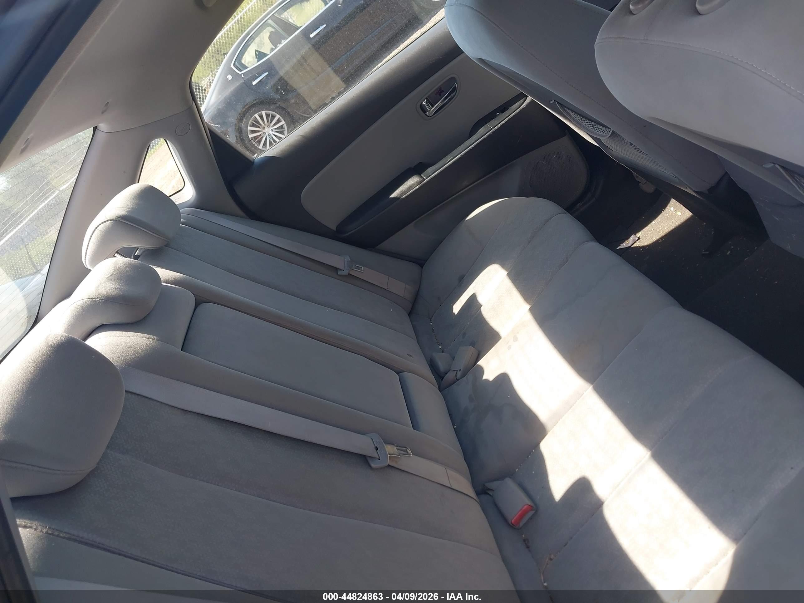 HYUNDAI ELANTRA image 8