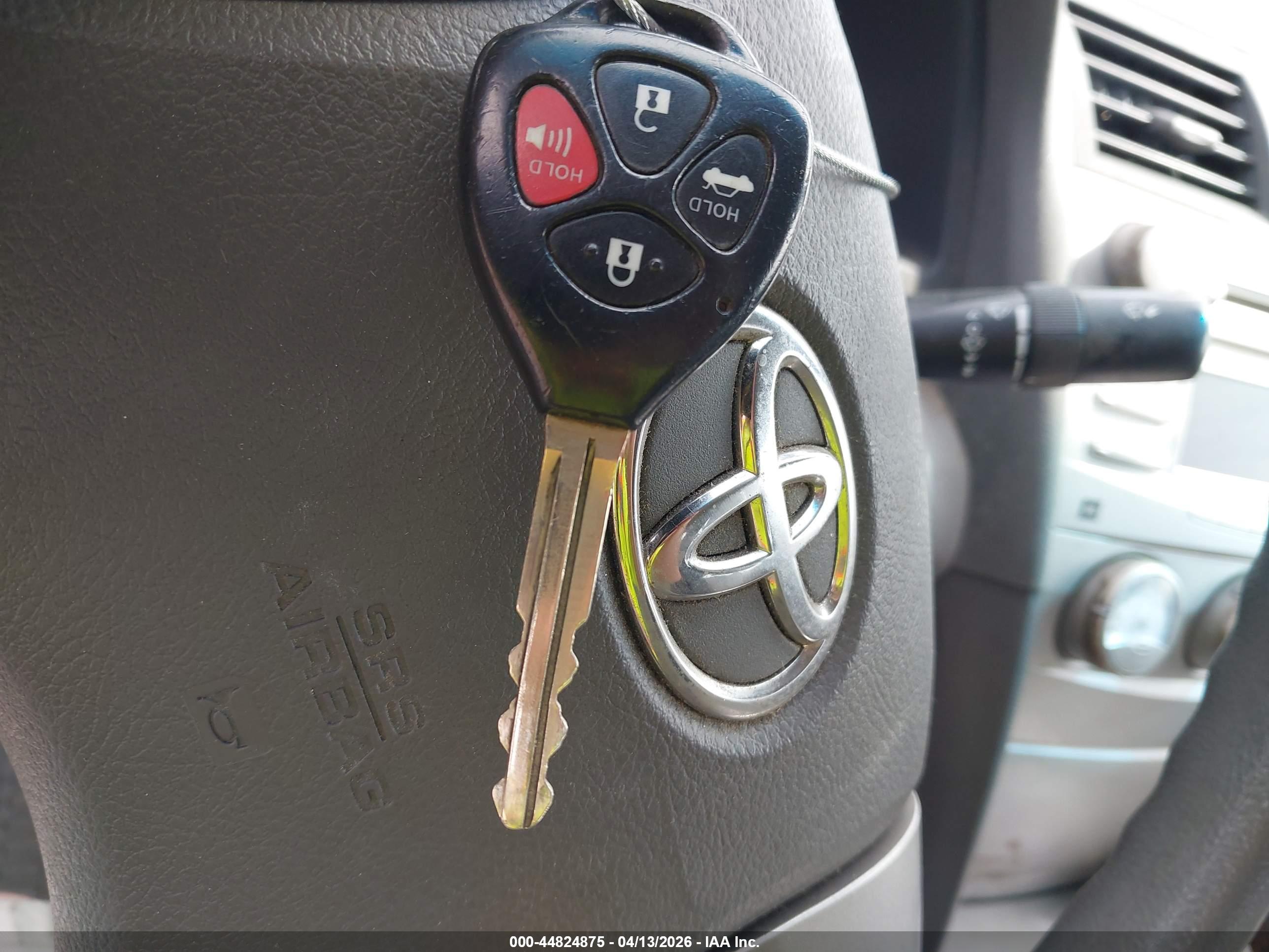 TOYOTA CAMRY image 11