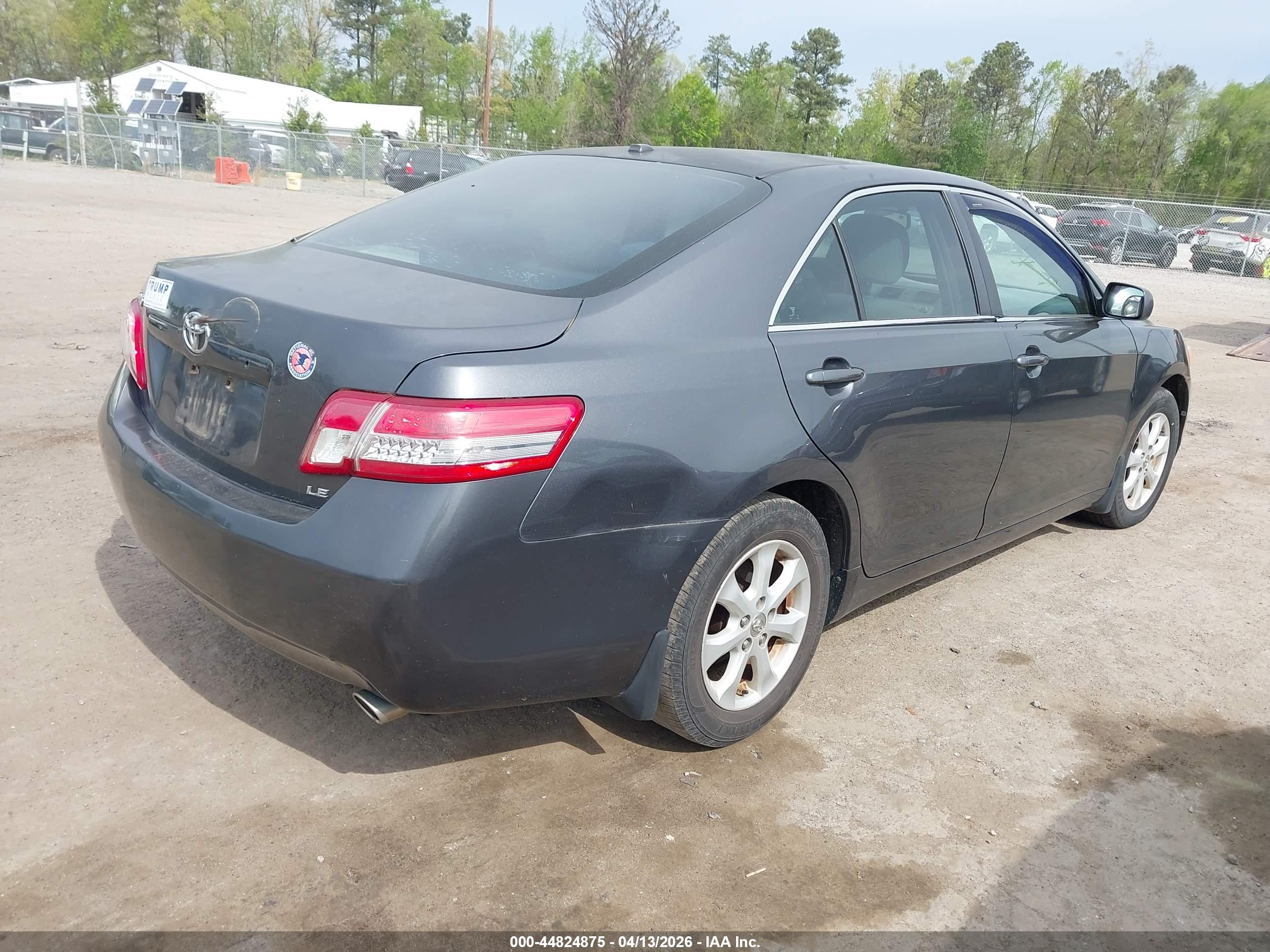 TOYOTA CAMRY image 4