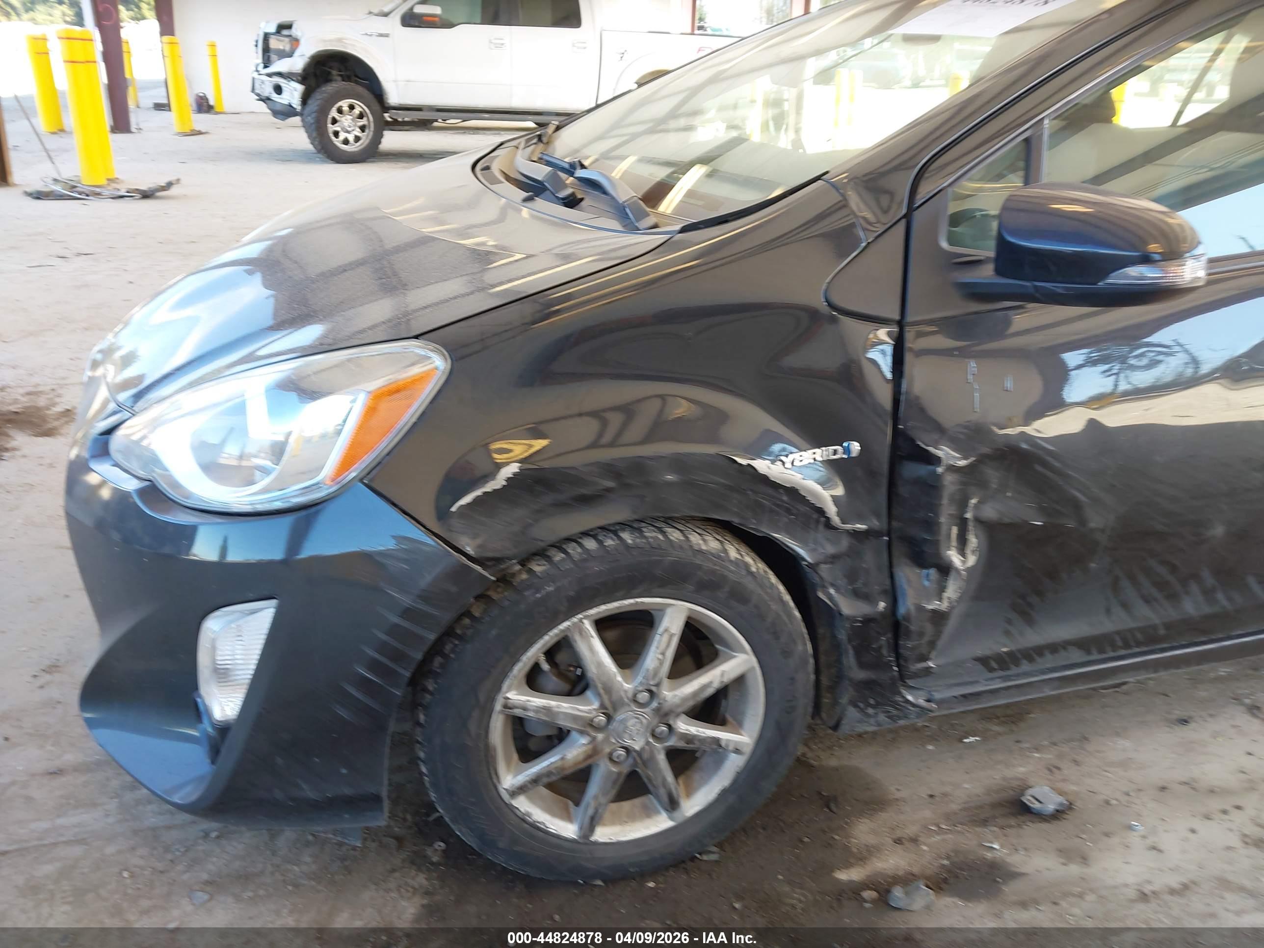 TOYOTA PRIUS image 6