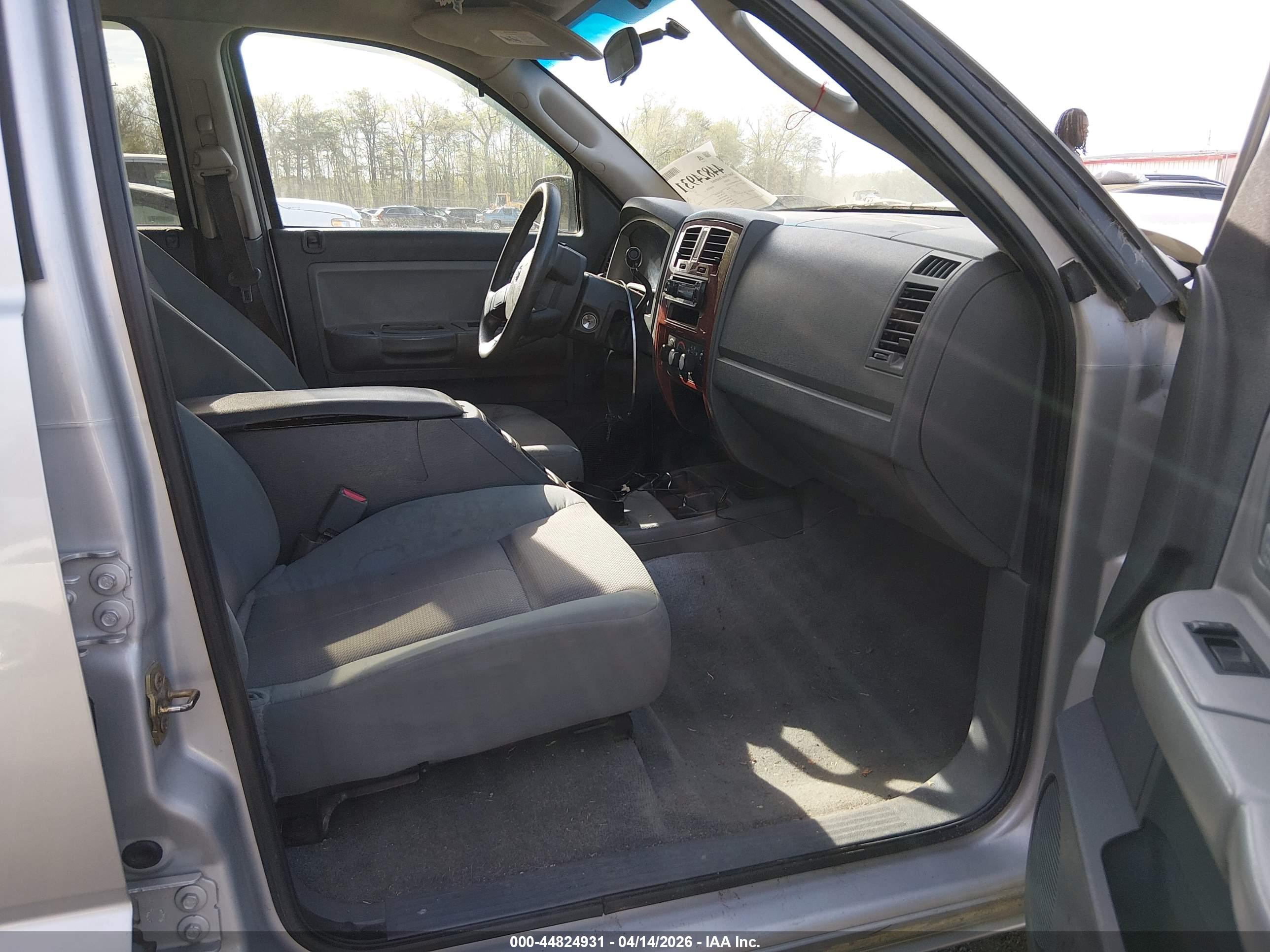 DODGE DAKOTA image 5