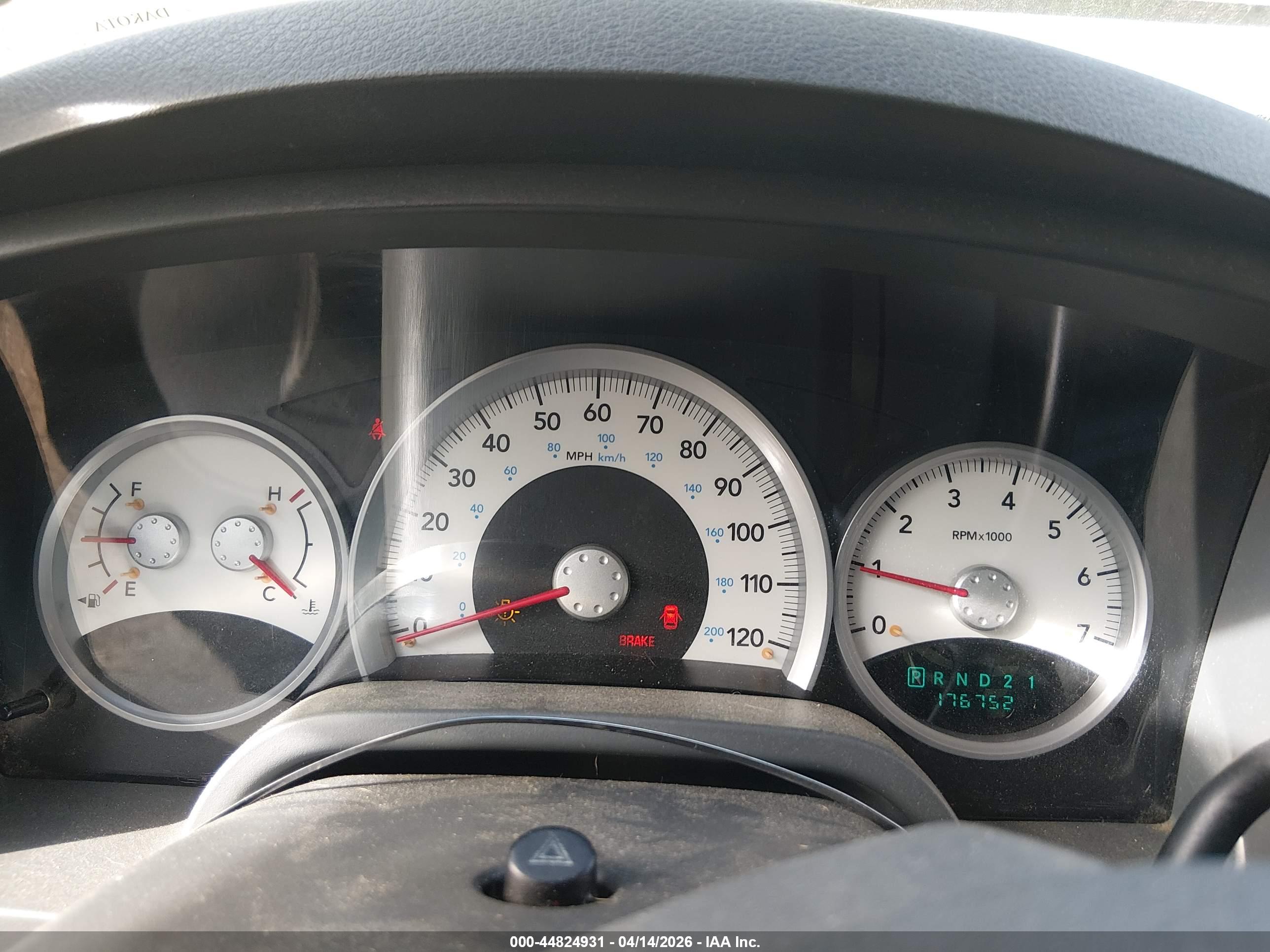 DODGE DAKOTA image 7